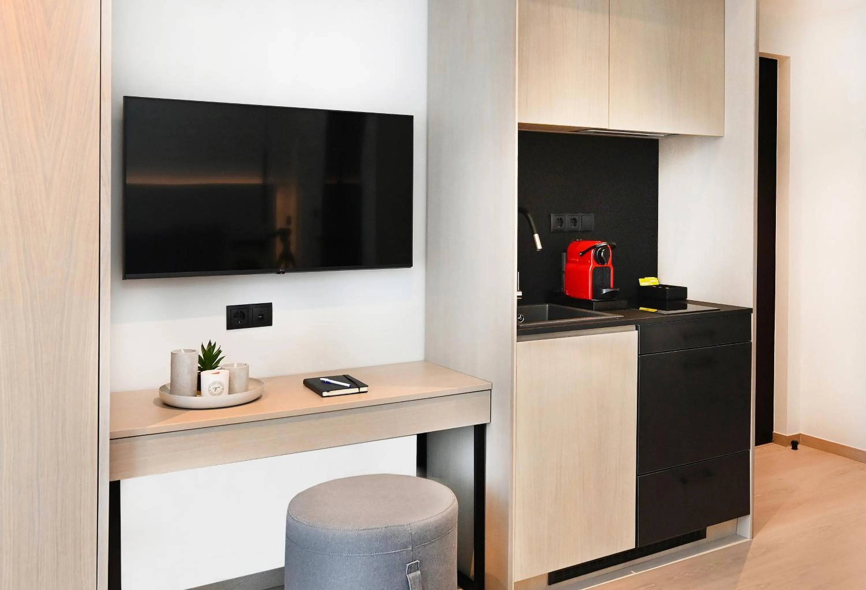 TV and multimedia in Icon Central SKG