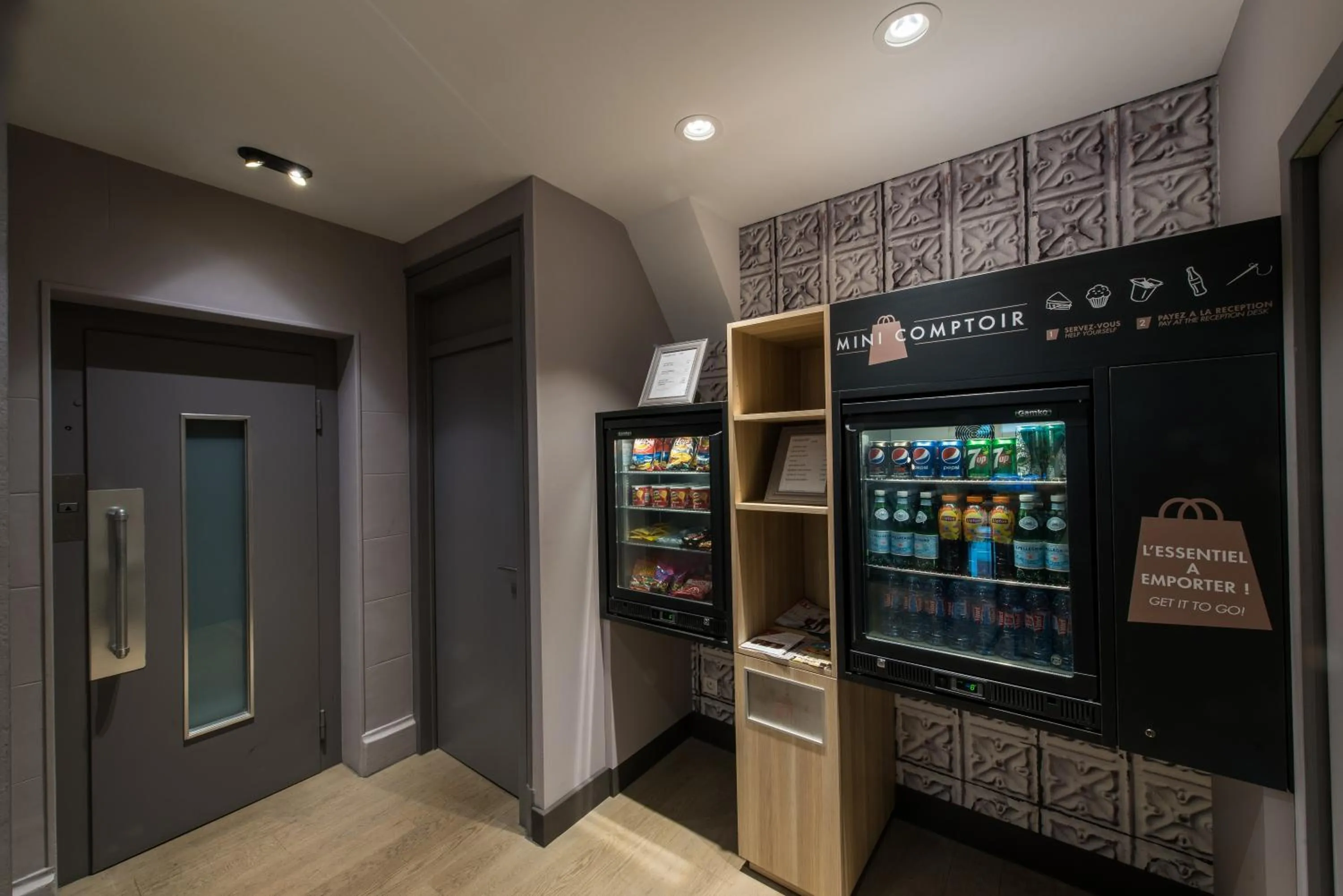 Food and drinks in Campanile Annecy Centre - Gare