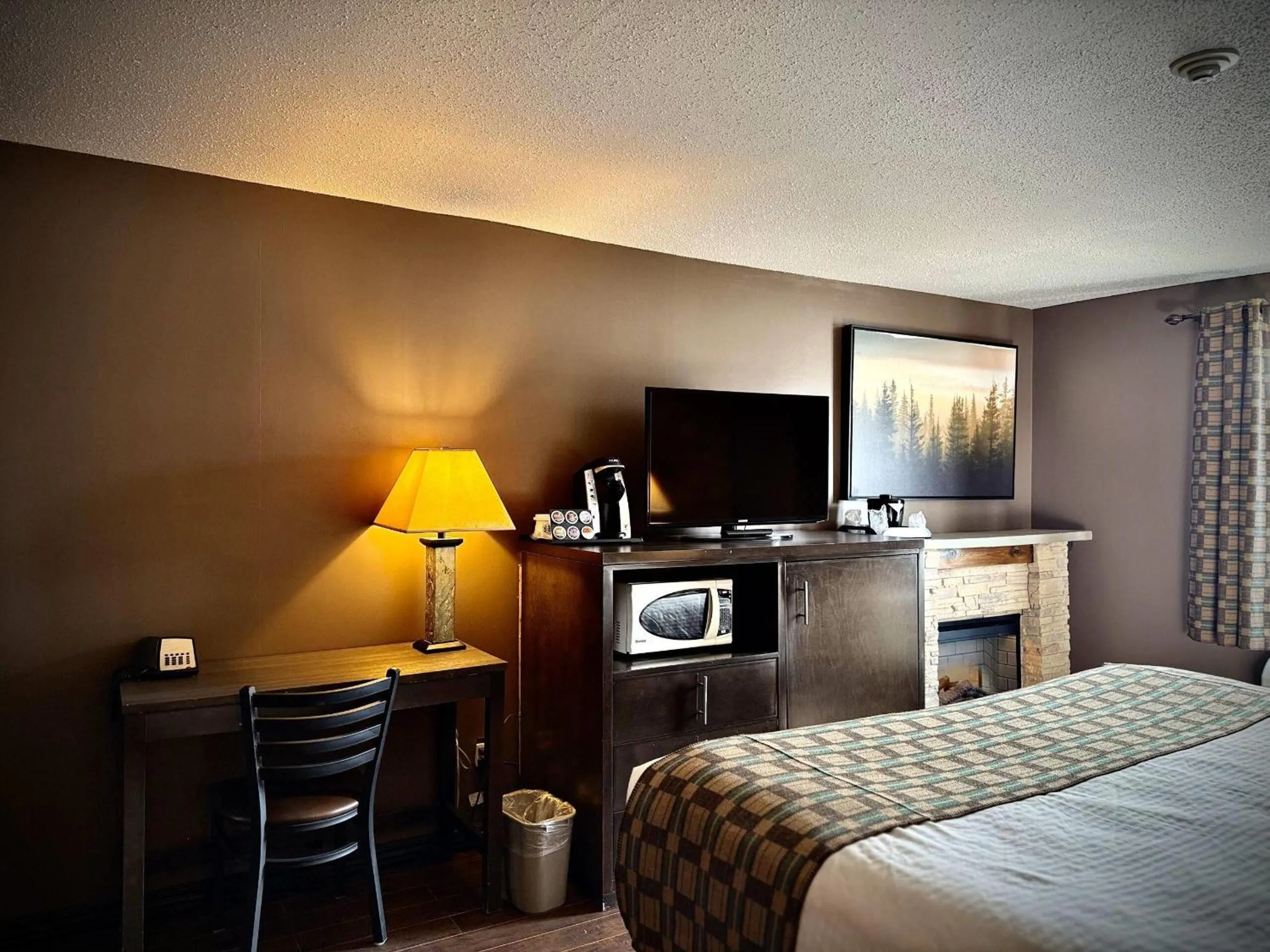 Bedroom, Bed in Quality Inn Fort Frances