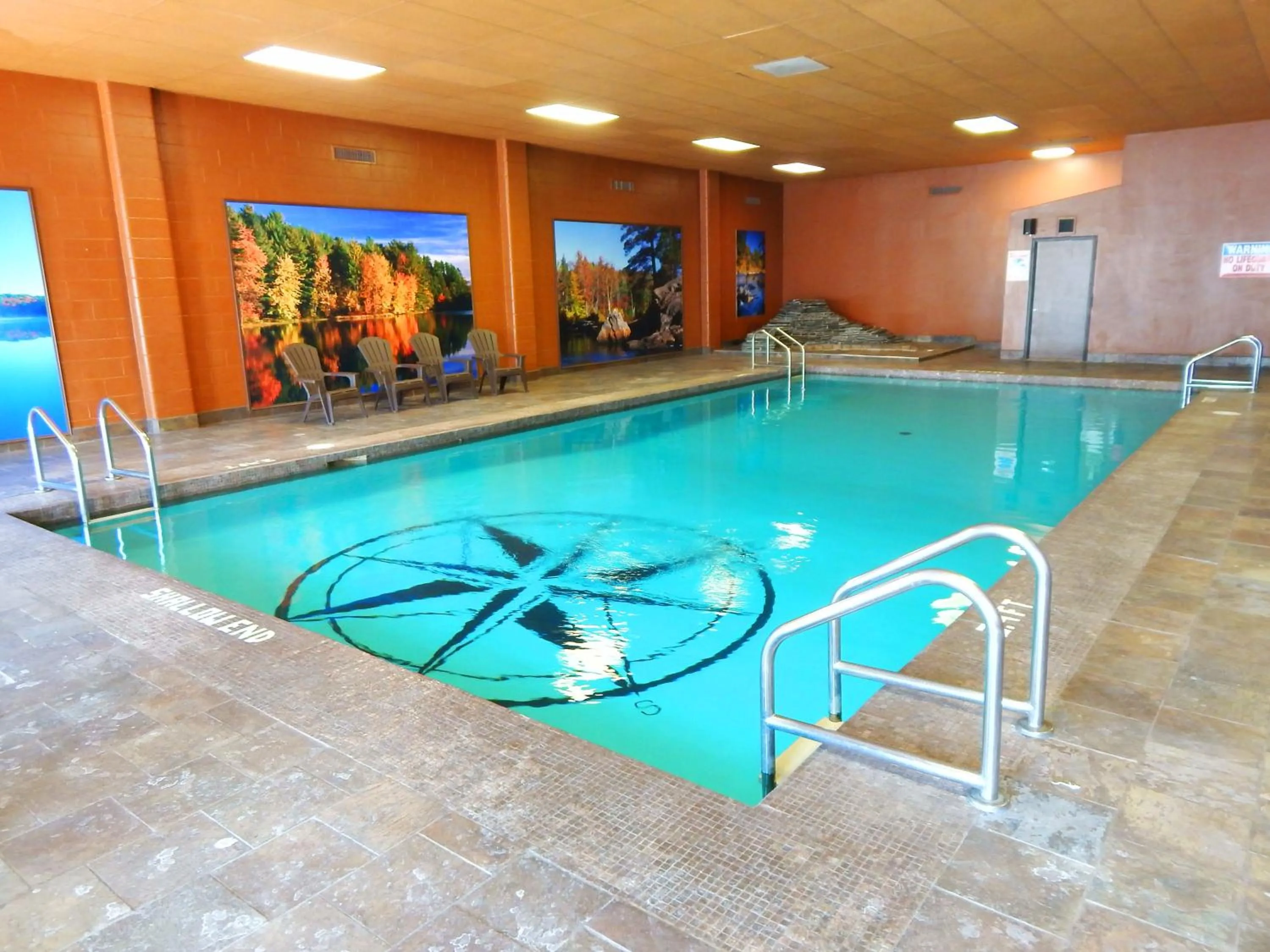 Swimming pool in Copper River Inn