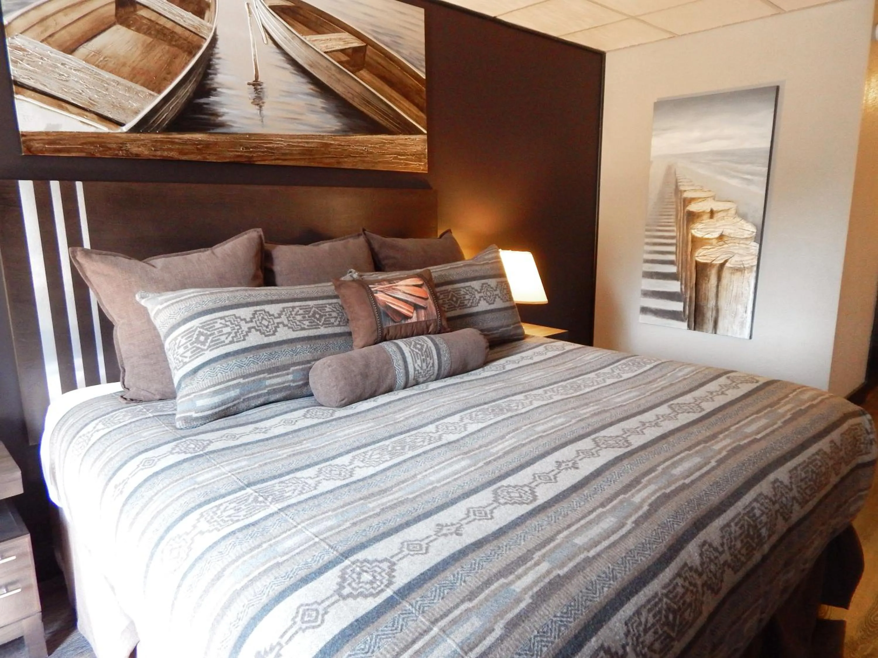 Bedroom in Copper River Inn