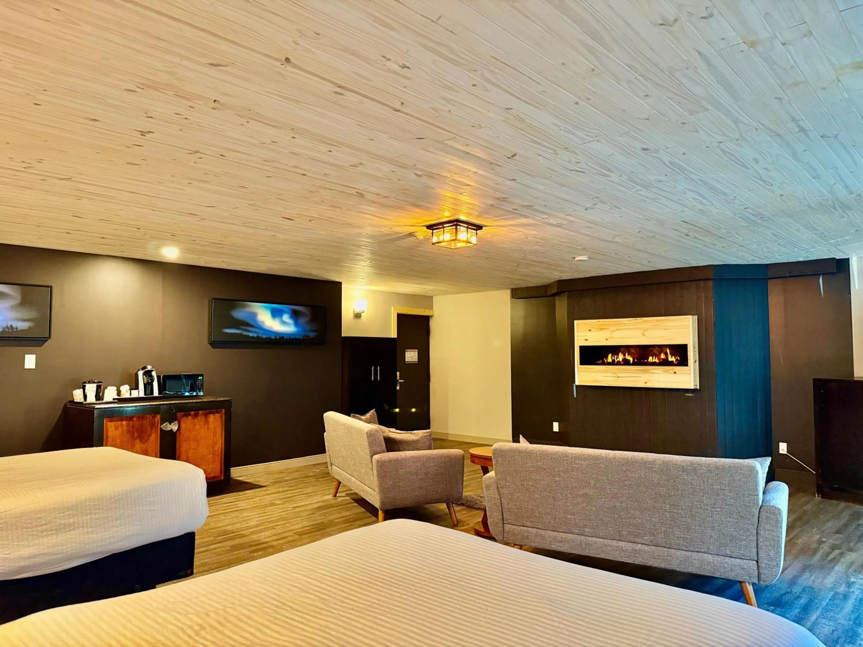 Bed in Quality Inn Fort Frances