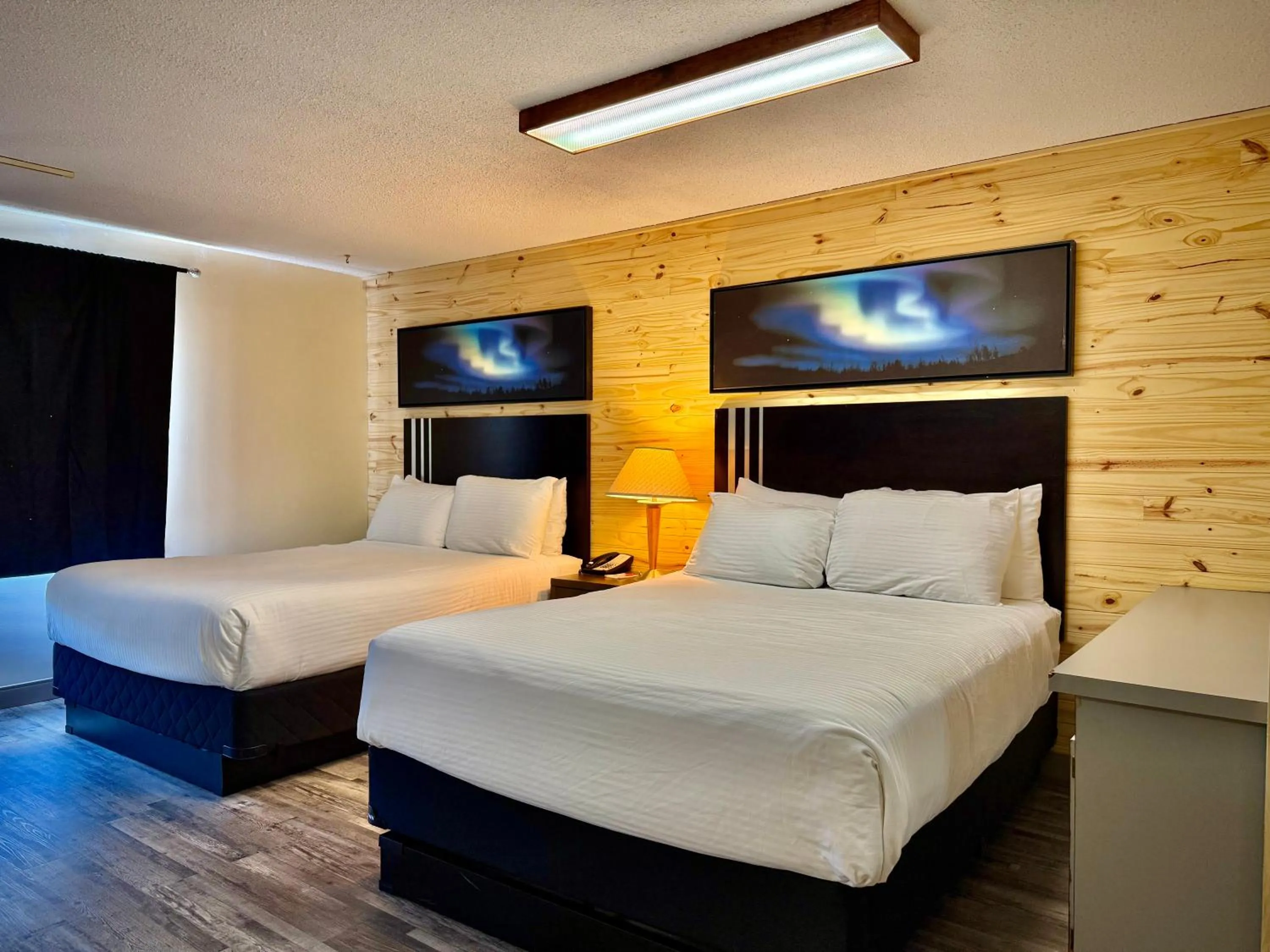 Bed in Quality Inn Fort Frances