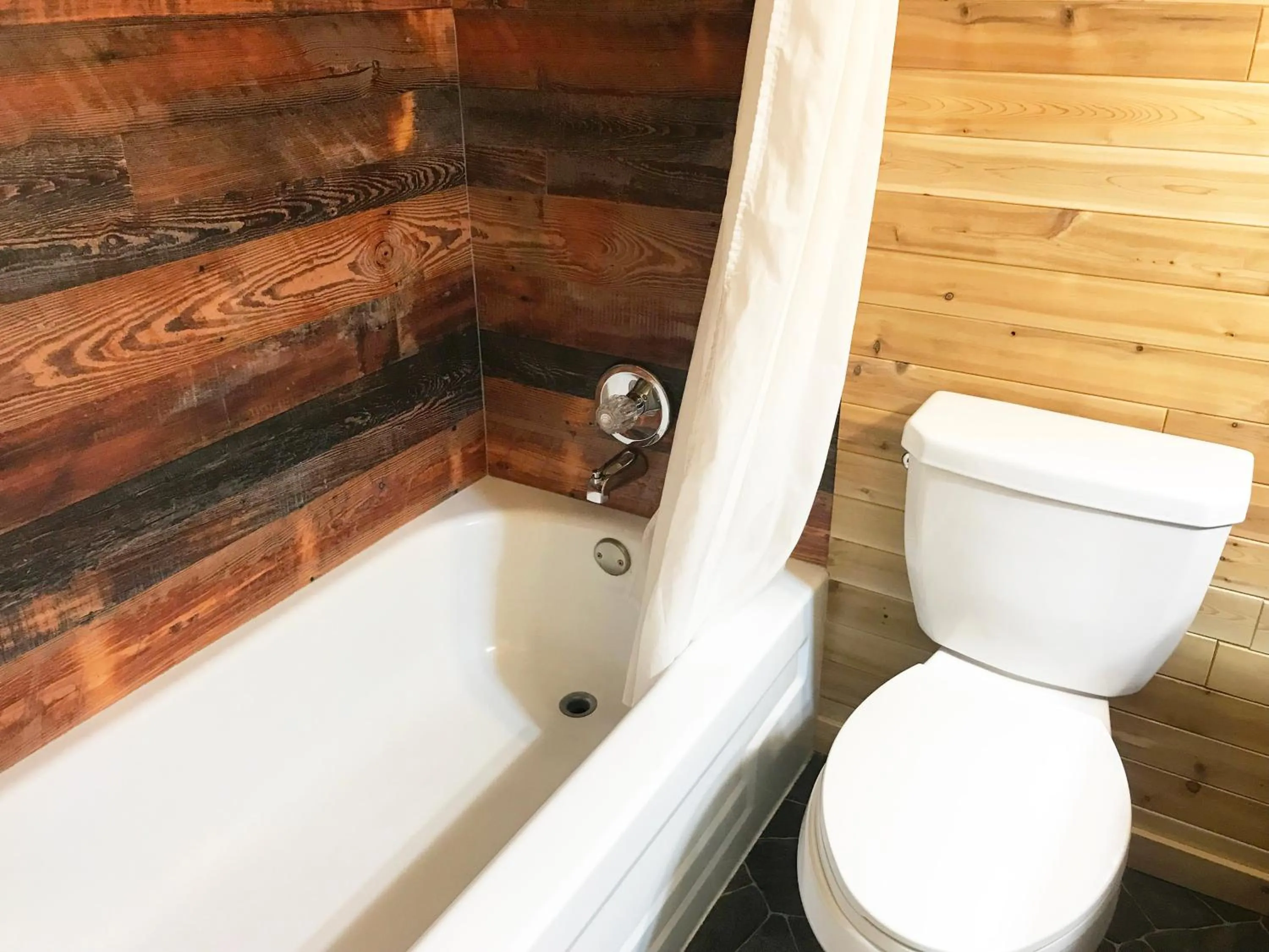 Shower in Copper River Inn