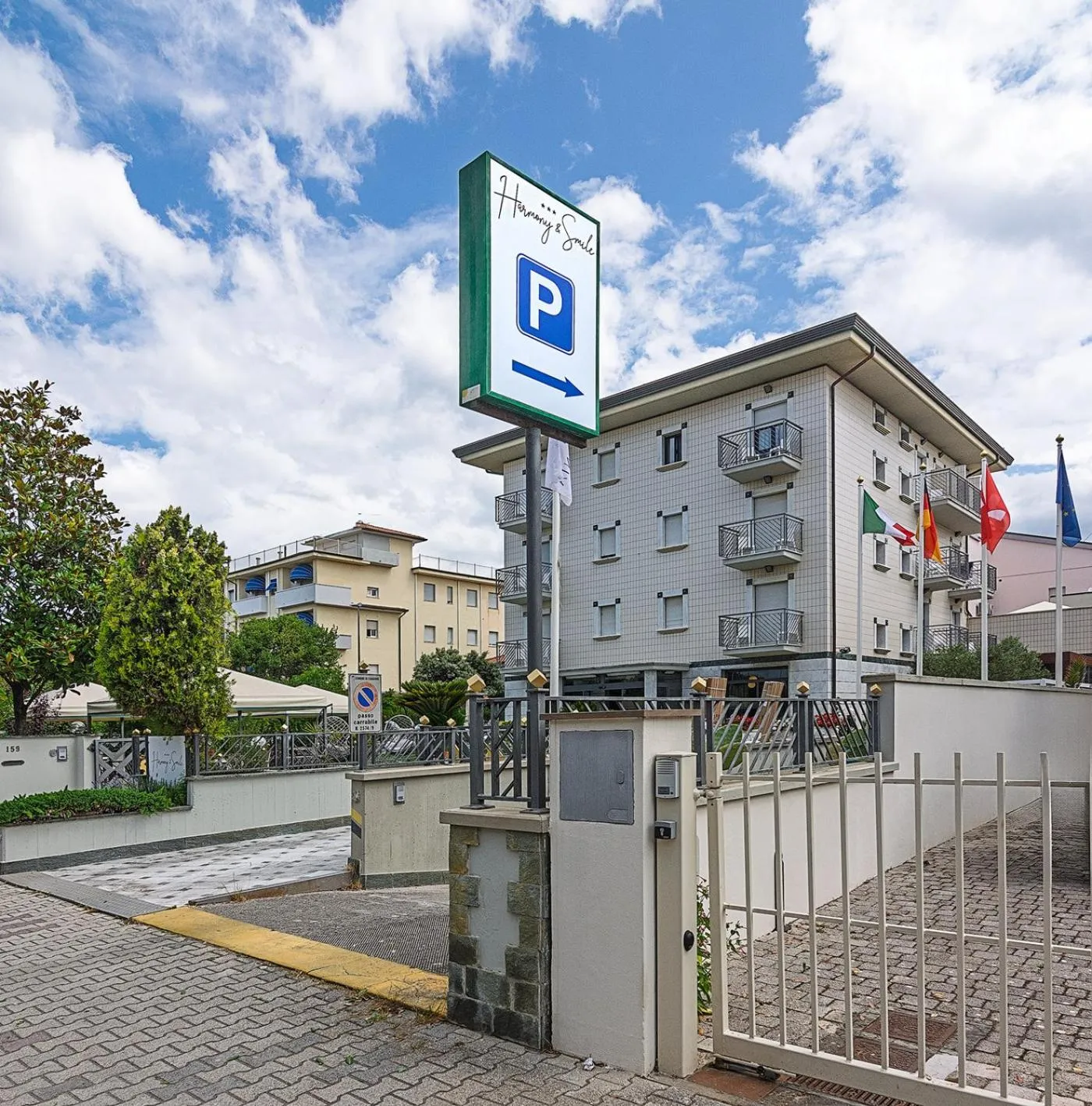 Property building in Hotel Harmony-Smile