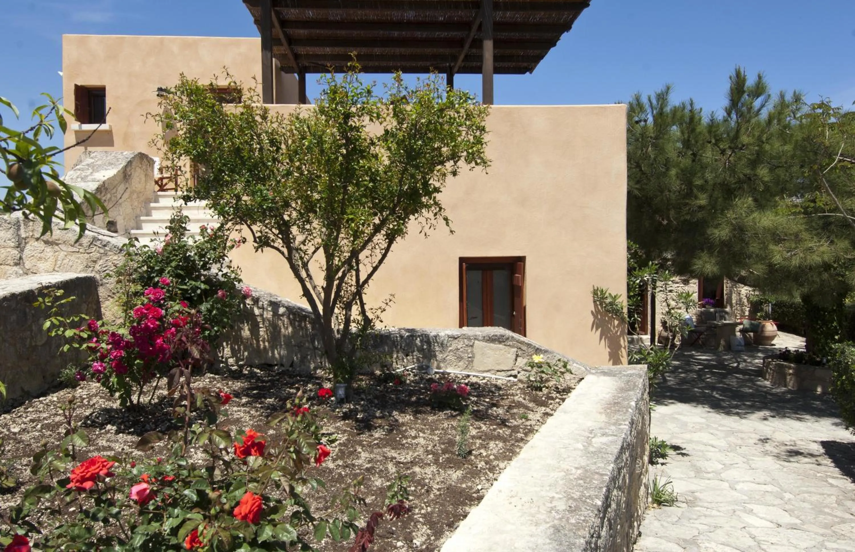 Facade/entrance in Scalarea Estate Residences