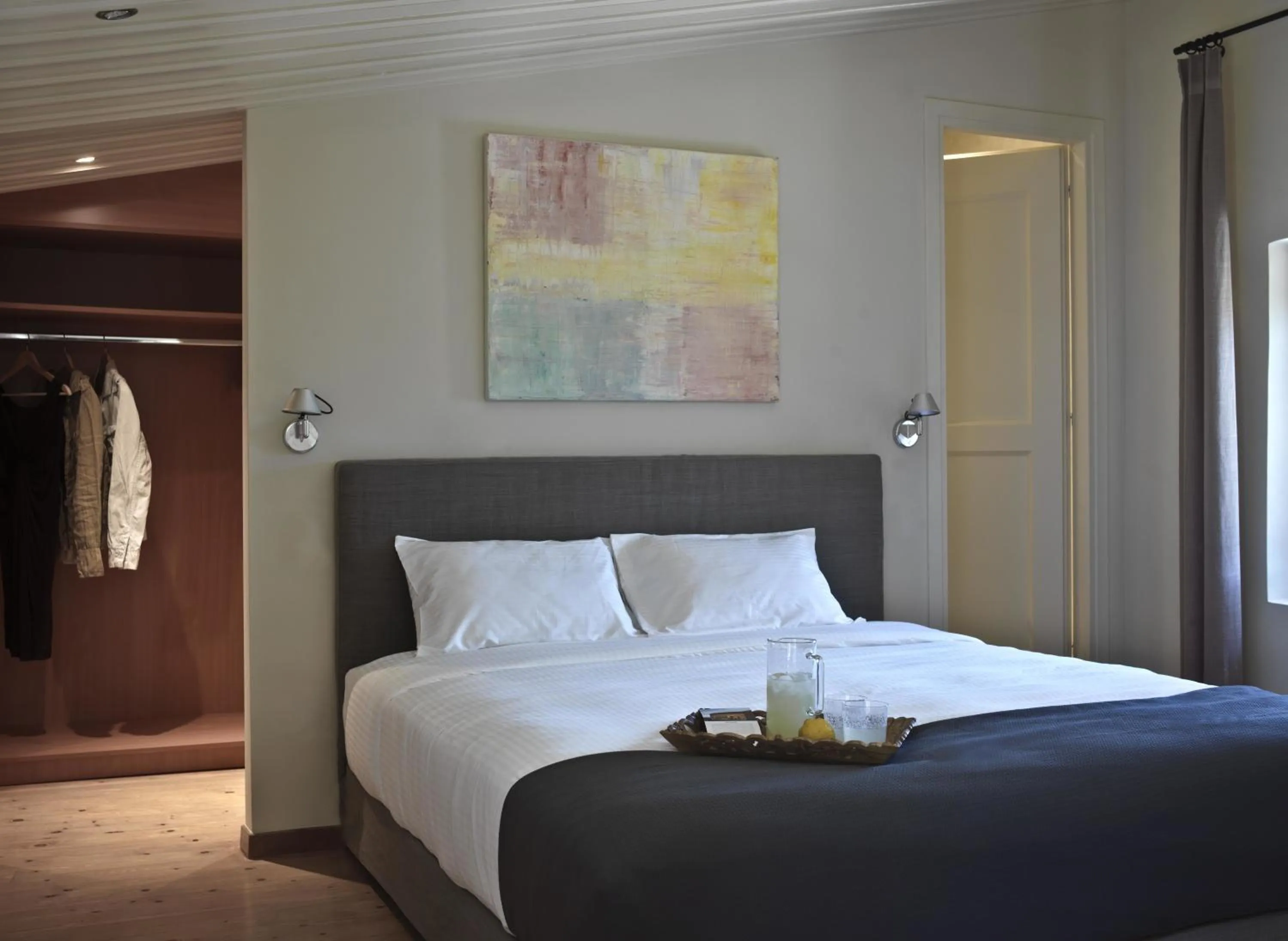 Bed in Scalarea Estate Residences