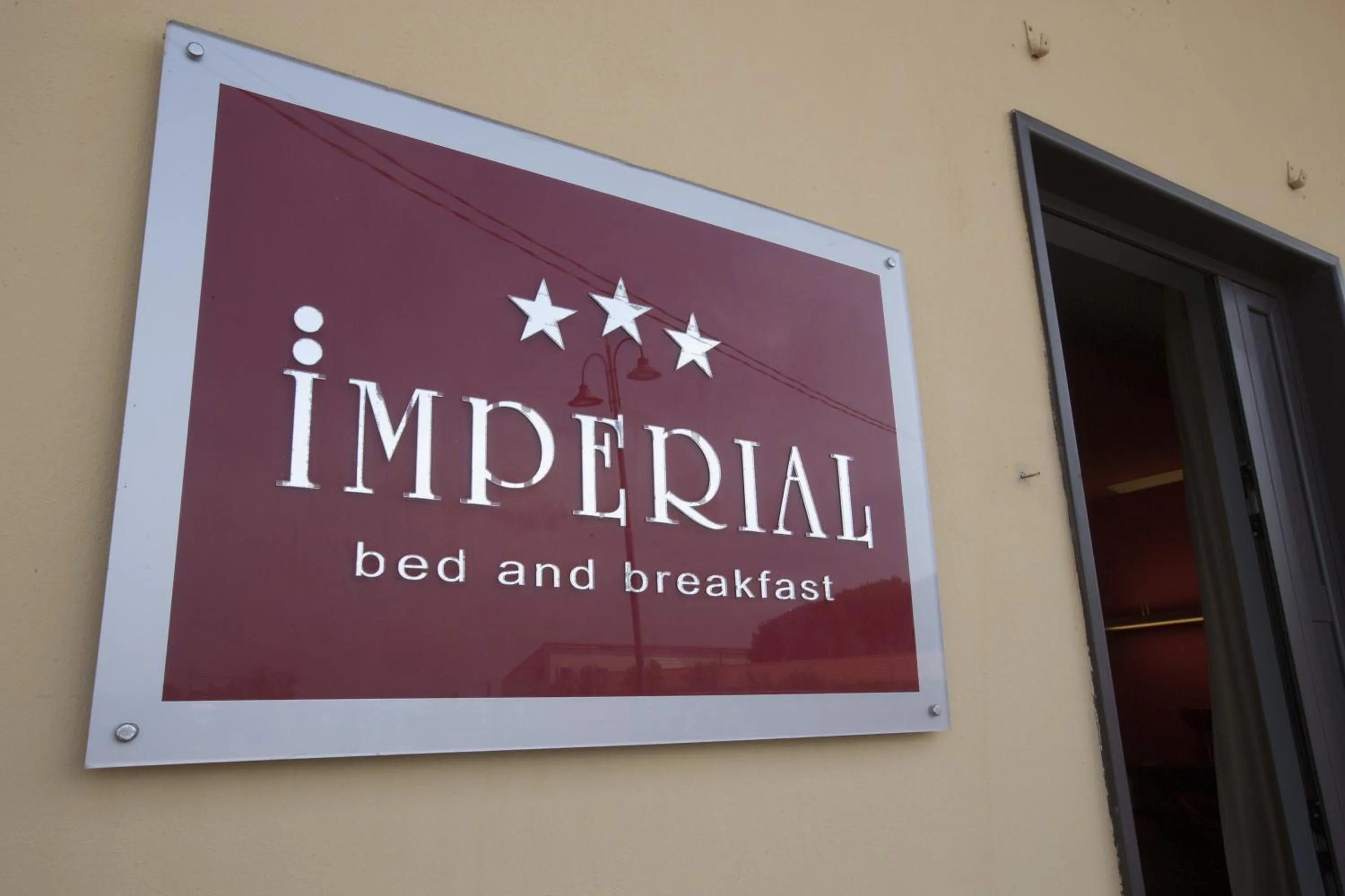 Facade/entrance in Imperial