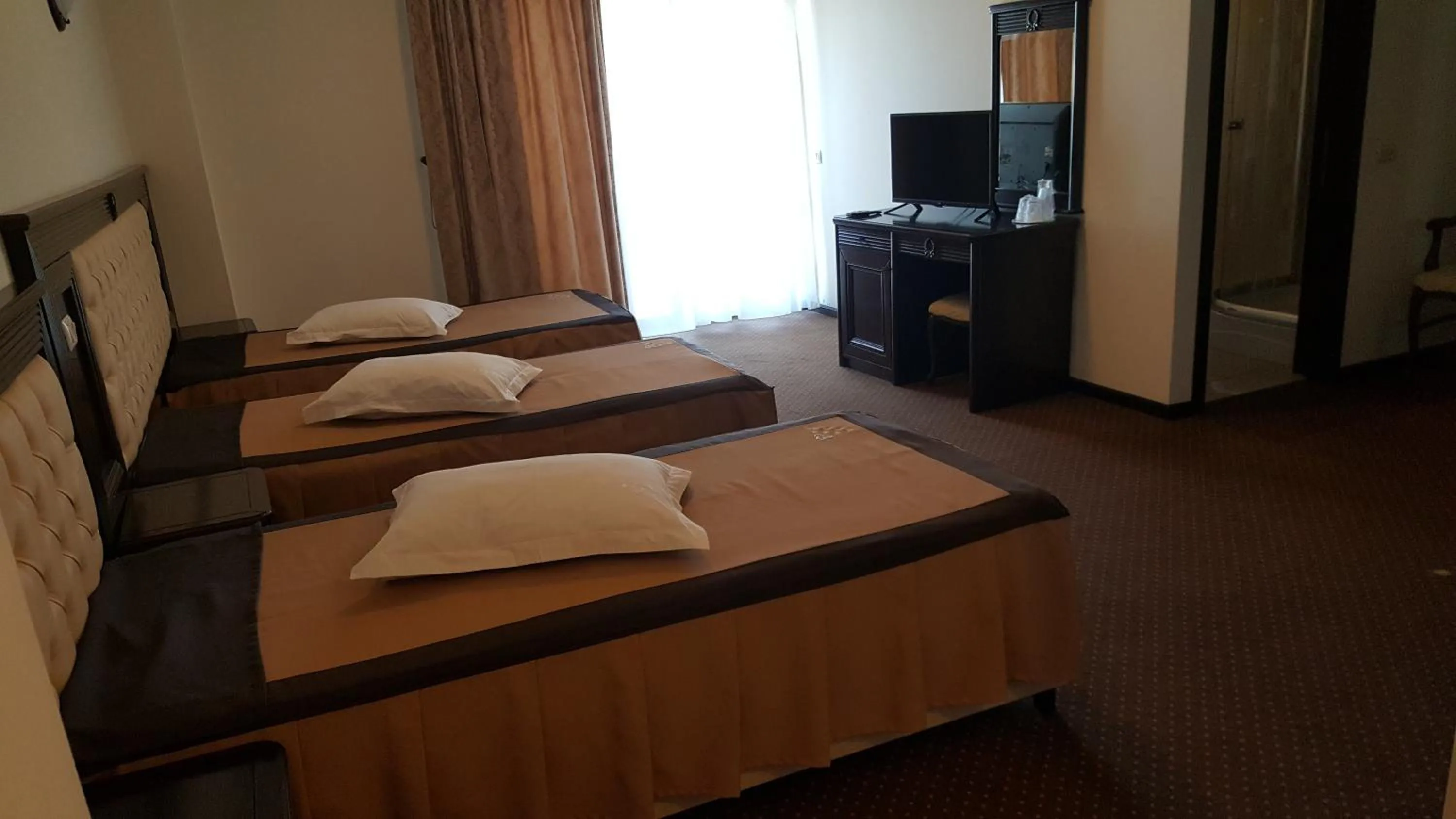 Bed in Pensiunea Iriss