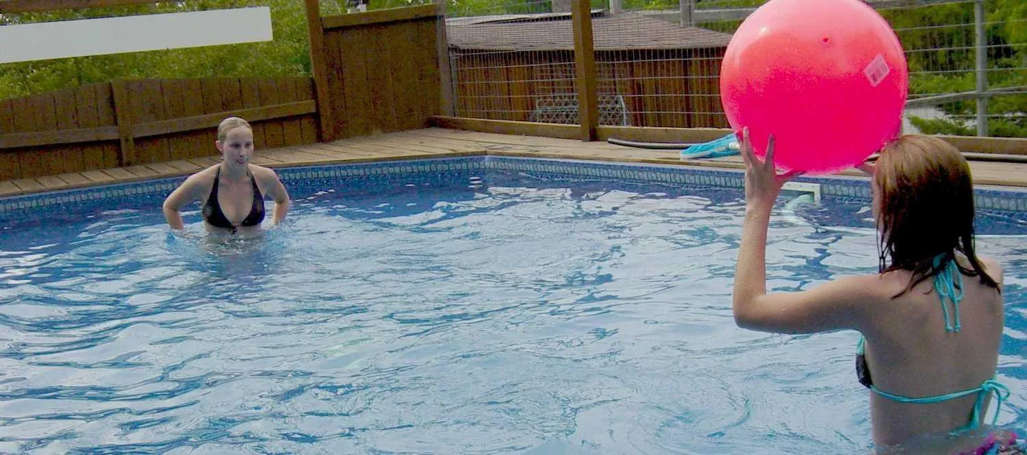 Swimming pool in Liftlock Guest House
