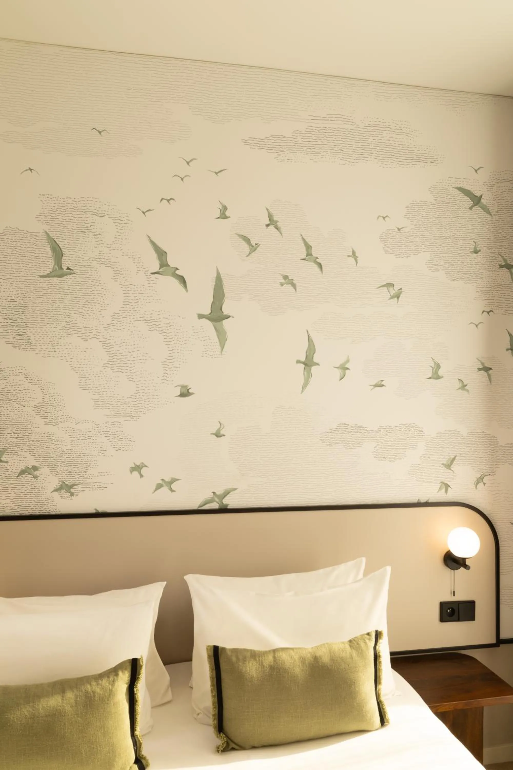 Bedroom, Bed in Ikonik Marengo