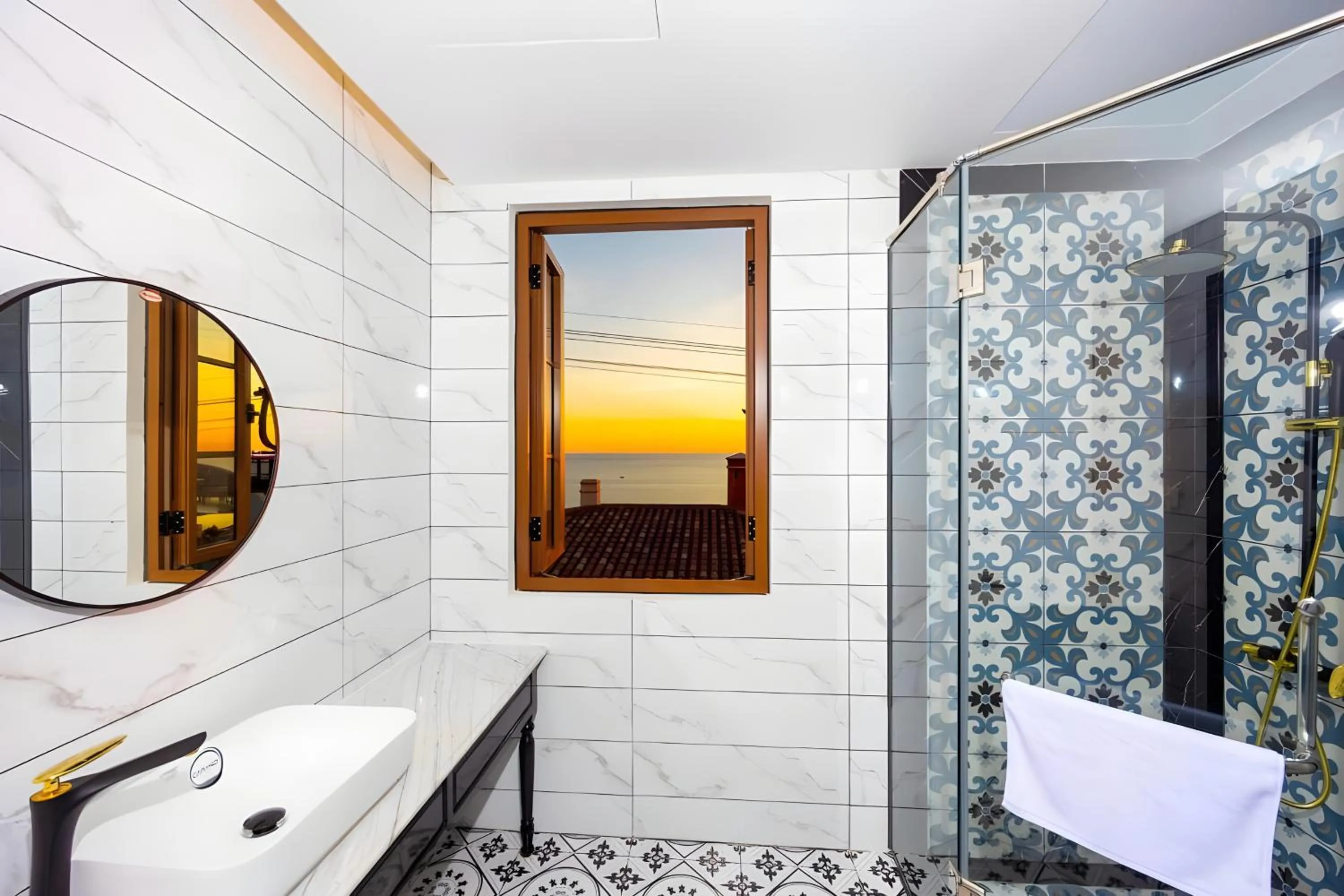 Shower in THALA Phú Quốc