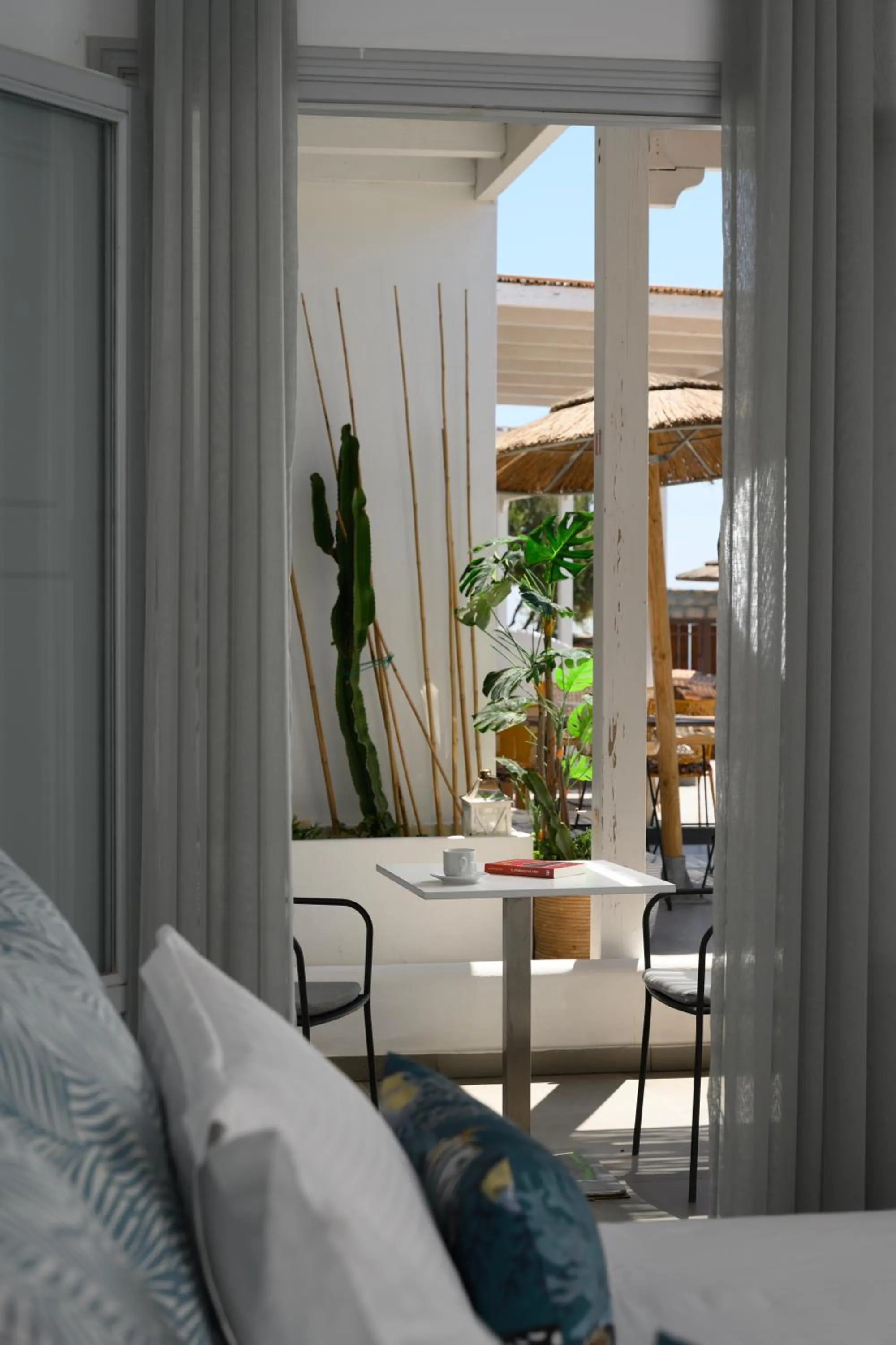 Garden view, Bed in Impressive One