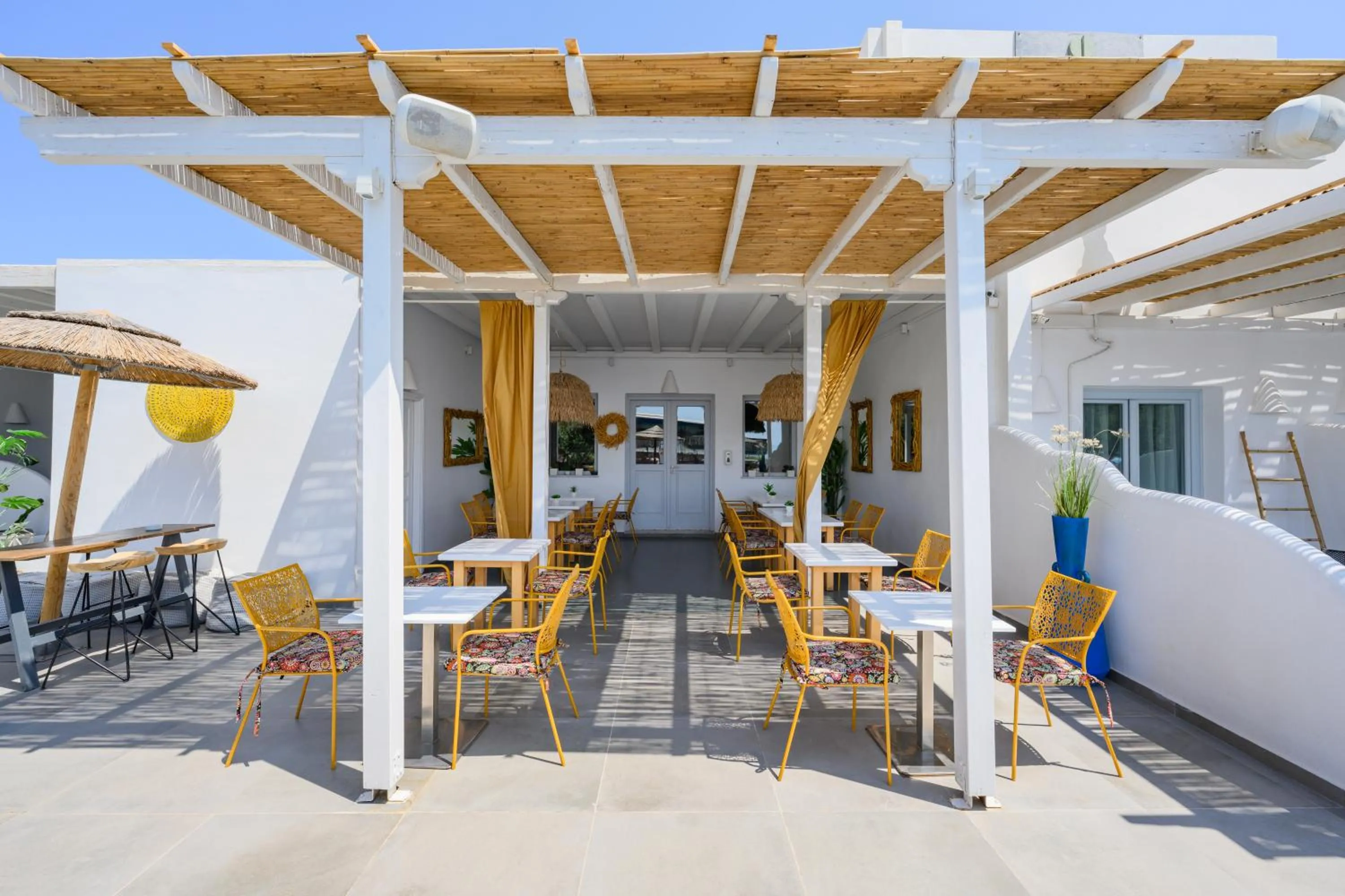 Restaurant/places to eat in Impressive One