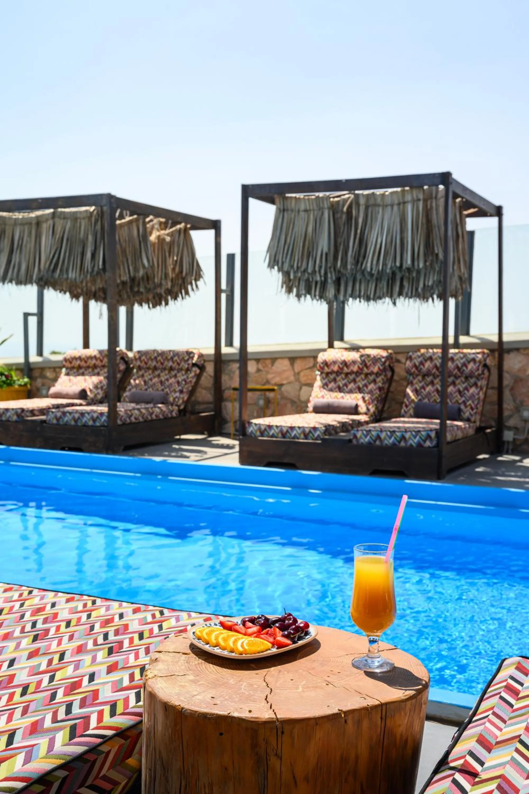 Swimming pool in Impressive One