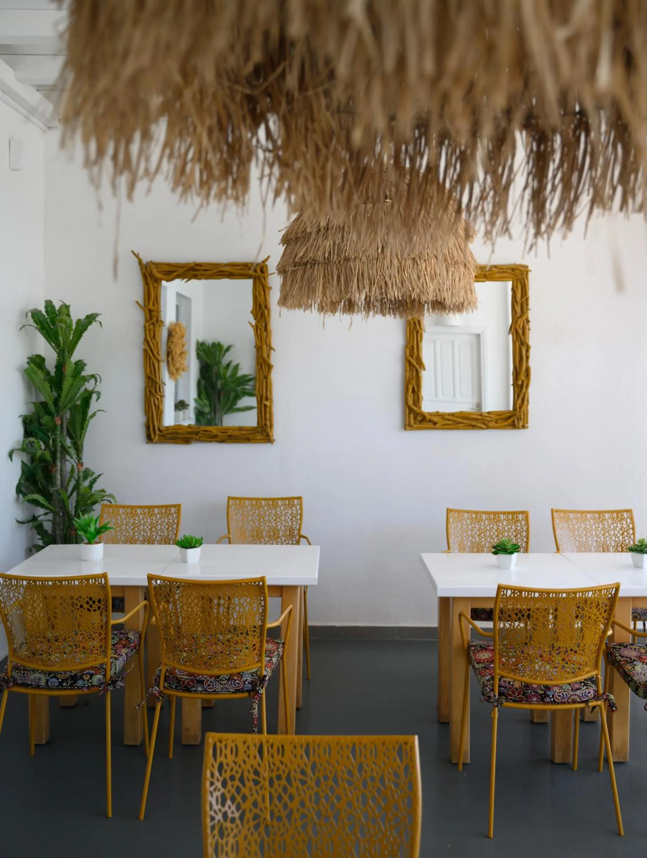 Restaurant/places to eat in Impressive One