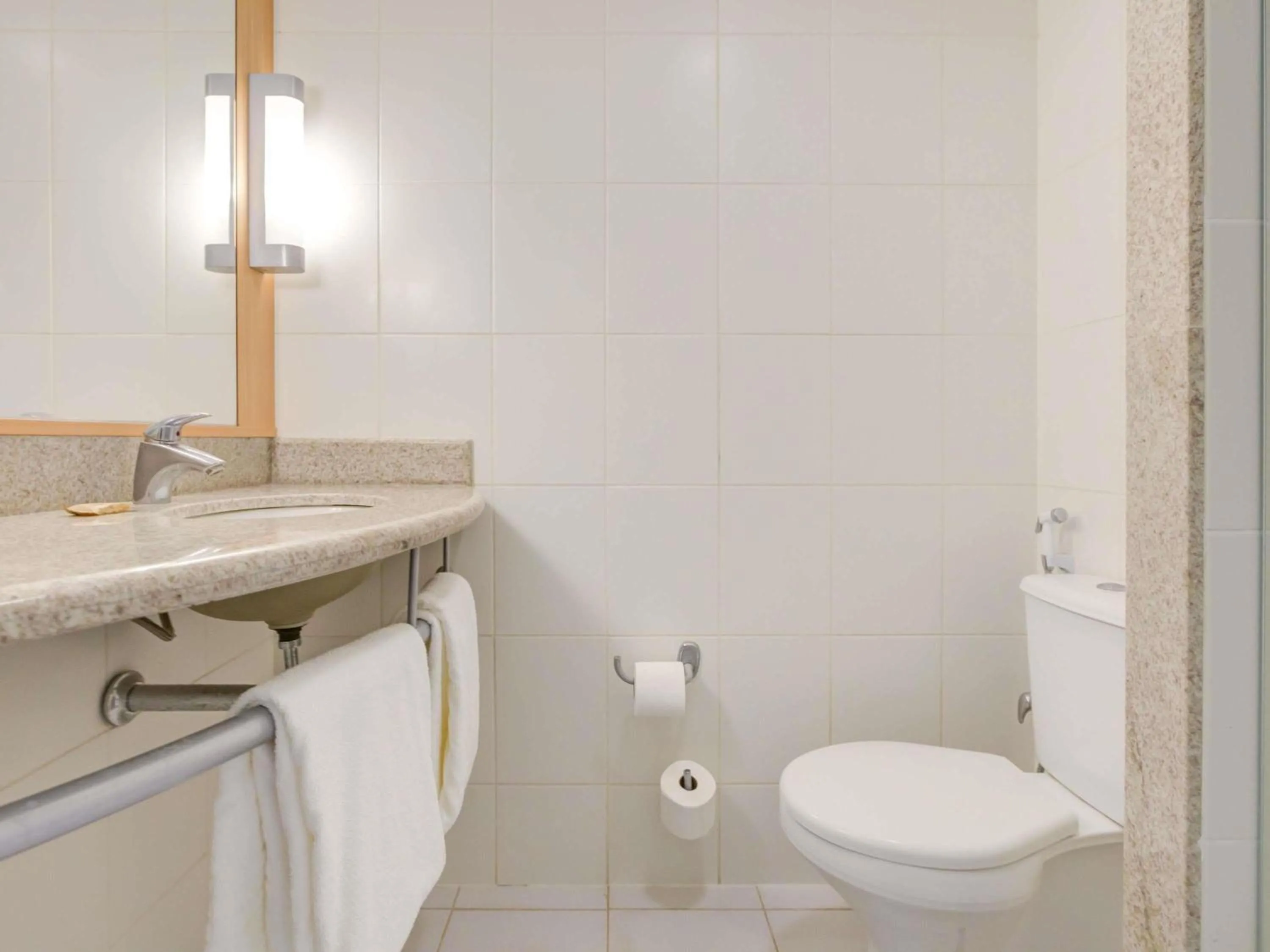 Bathroom in ibis Rio de Janeiro Barra da Tijuca