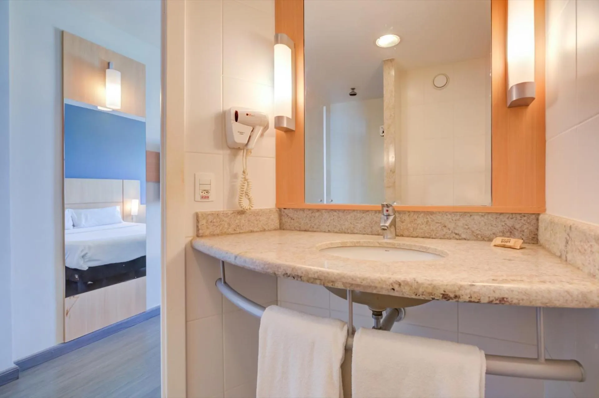 Bathroom in ibis Rio de Janeiro Barra da Tijuca