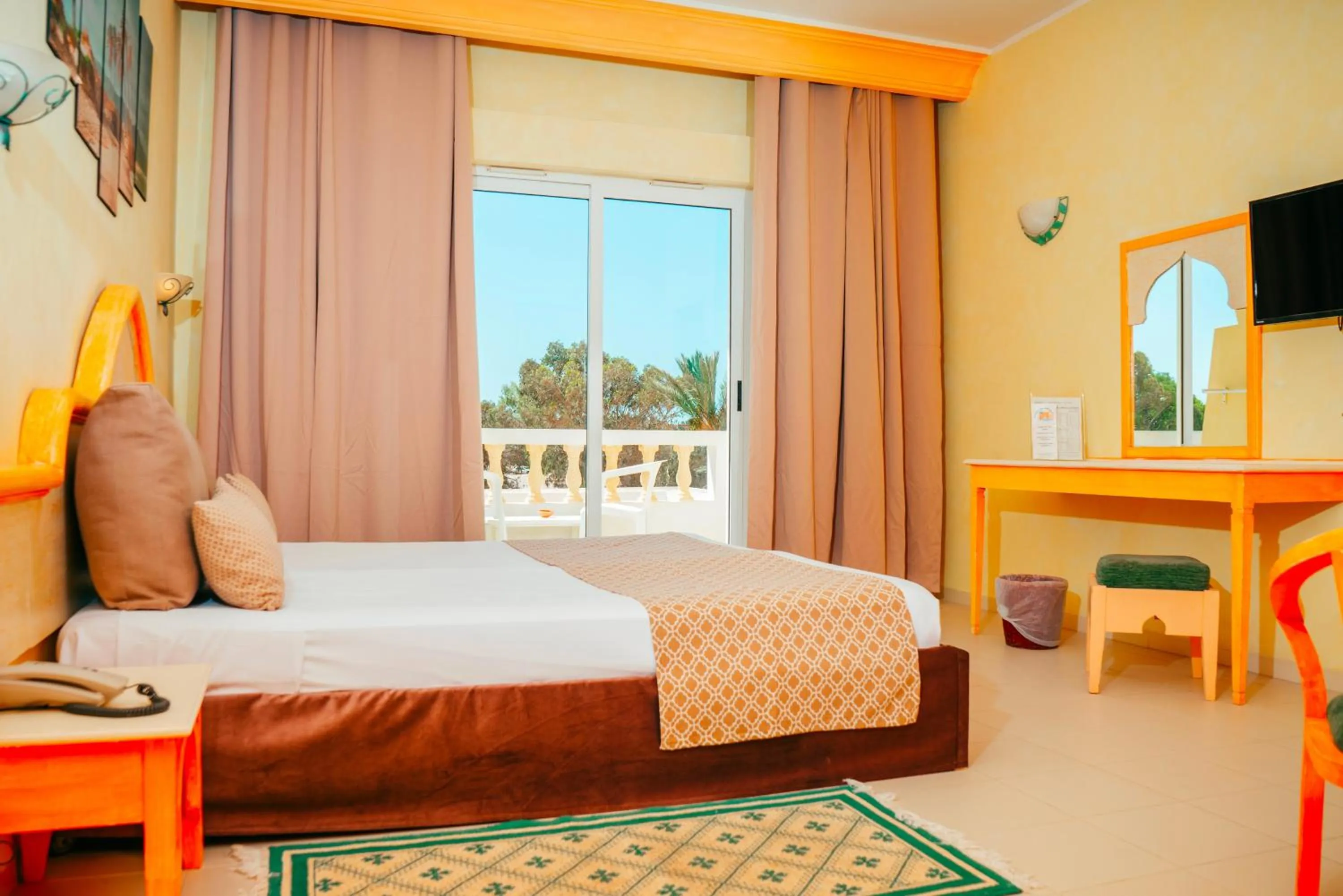 Bed in Djerba Castille- Family Only