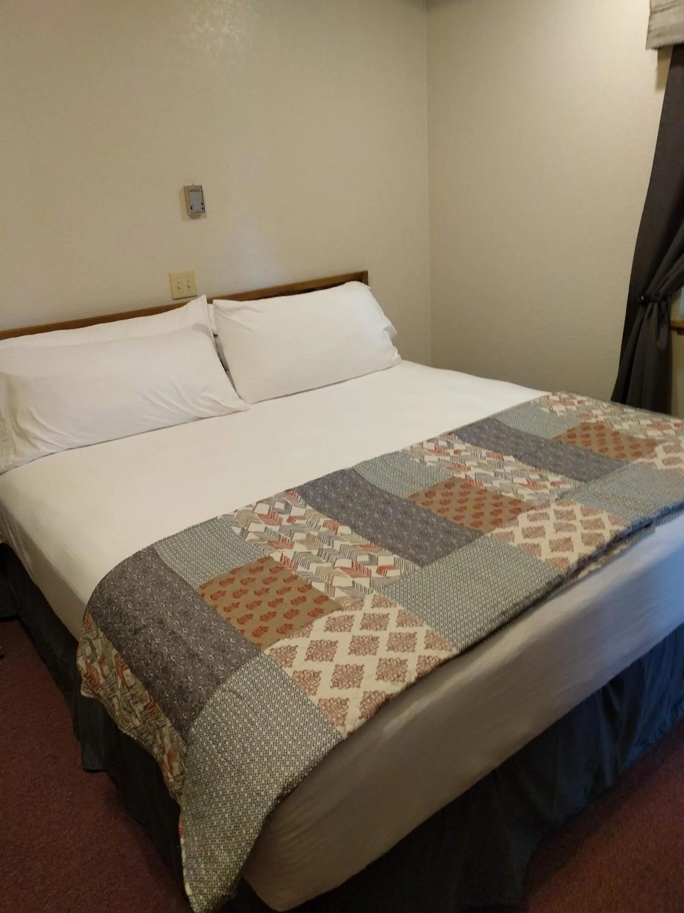 Bed in The BarnwooD Inn