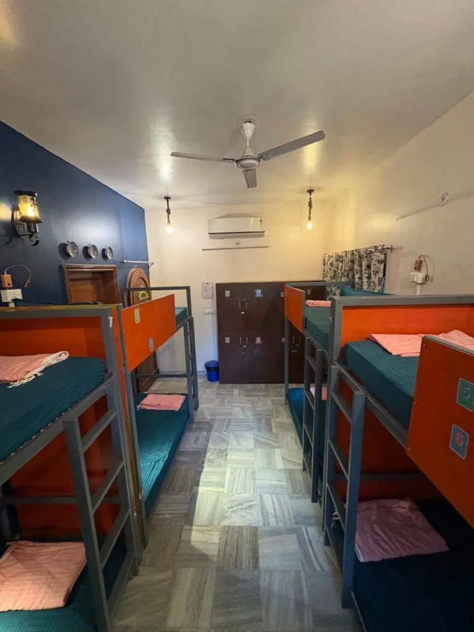 bunk bed, Bed in J Startup House, Jaipur - C Scheme