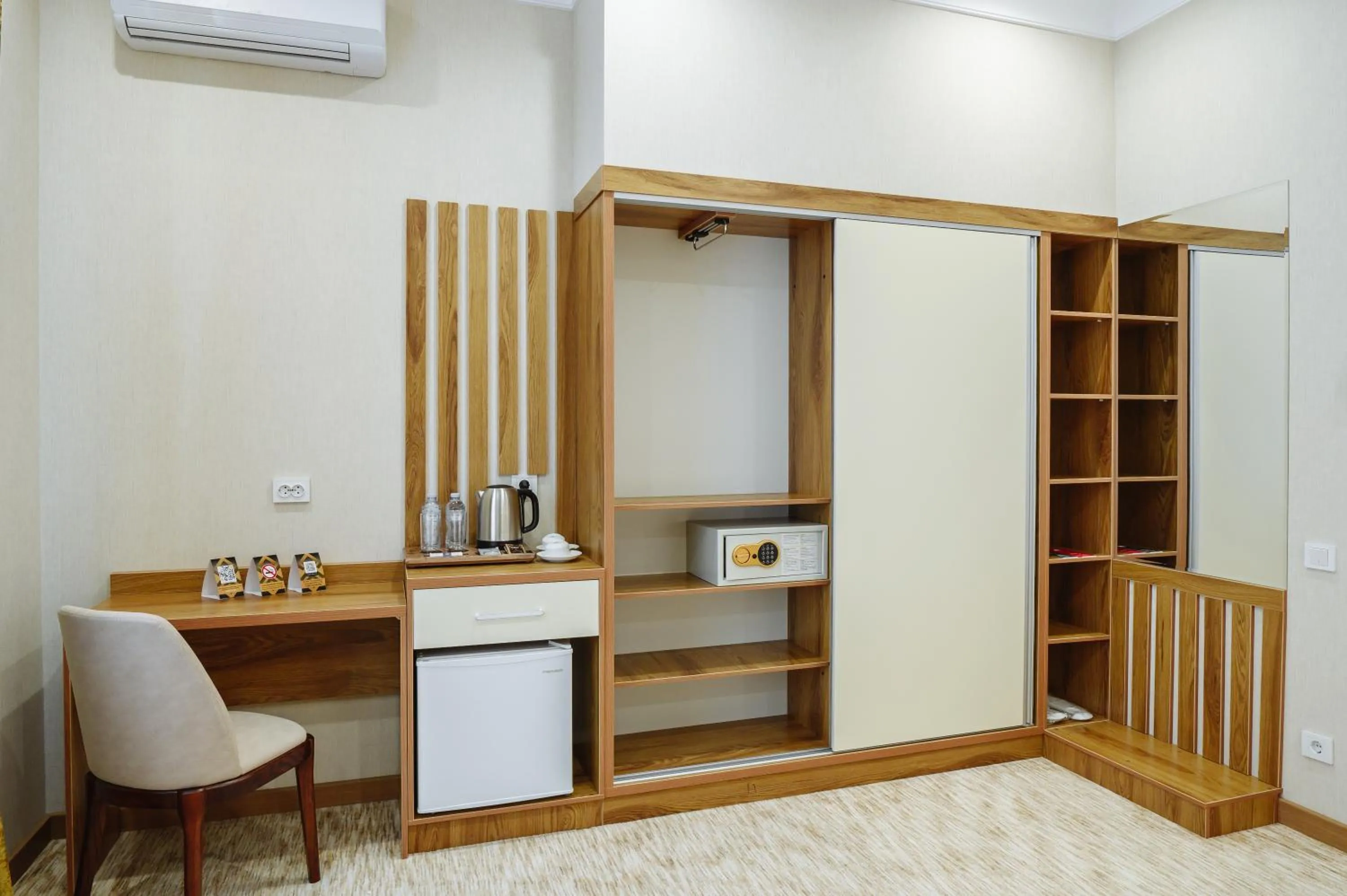 Photo of the whole room in Clouds Hotel