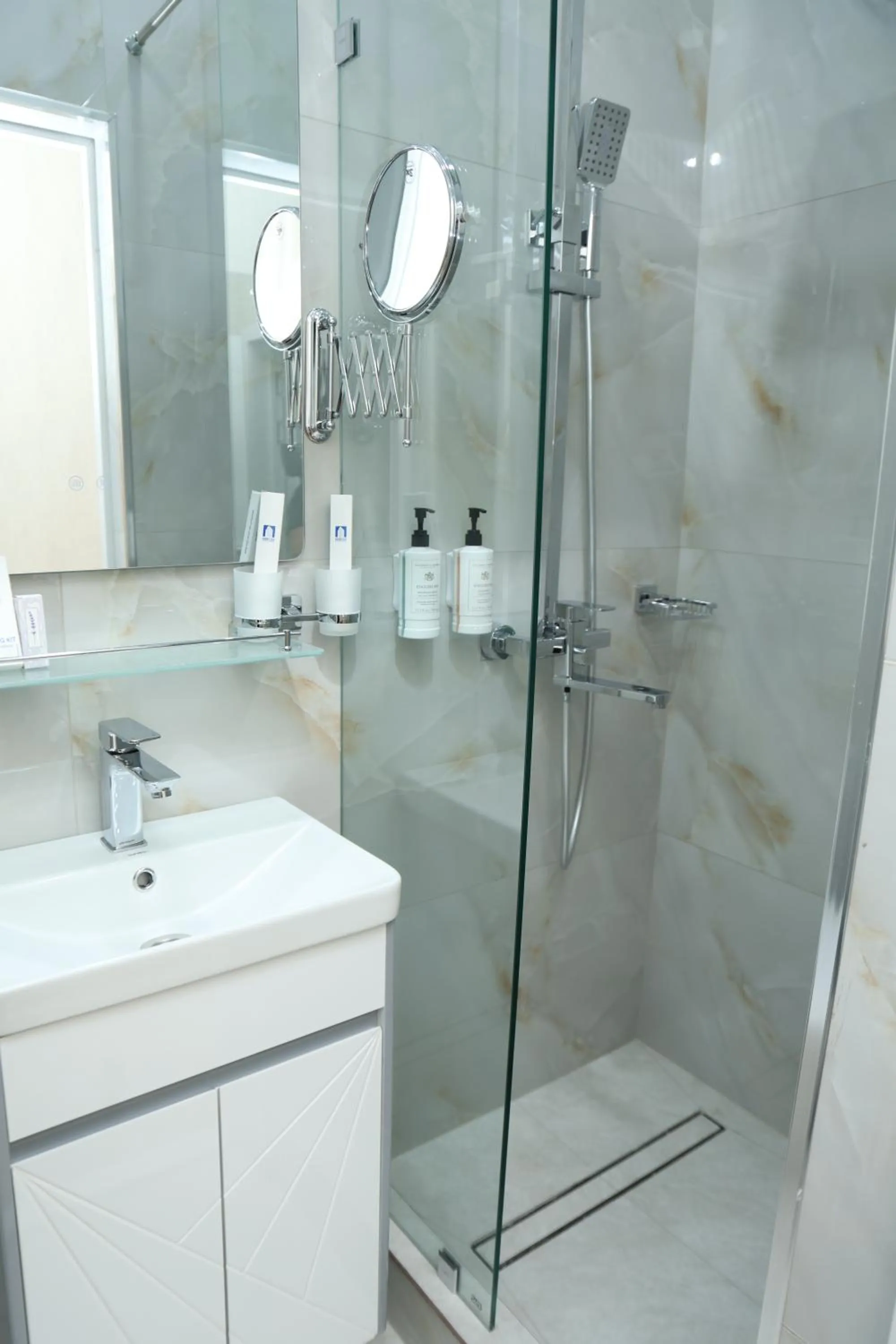 Shower in Clouds Hotel