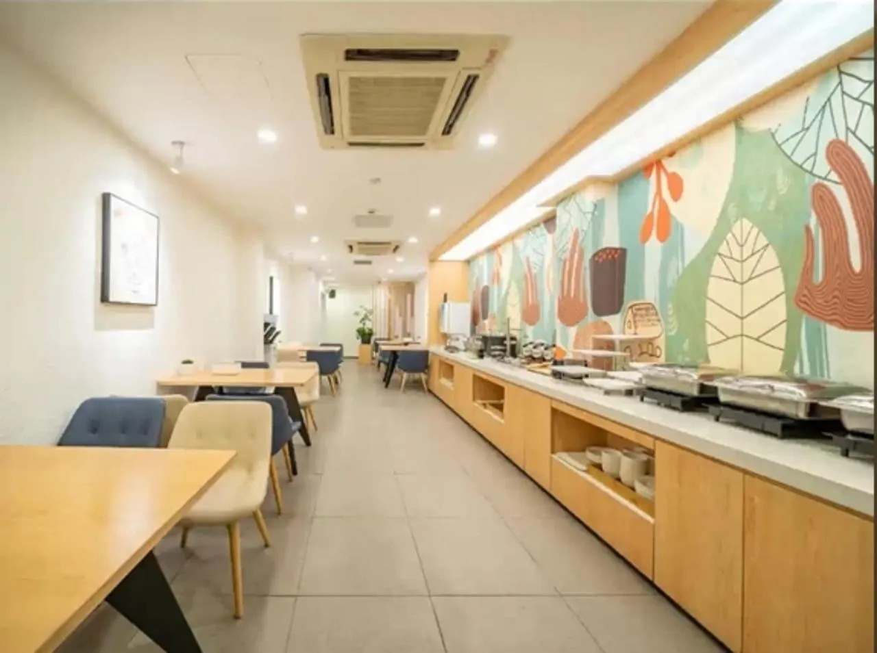 Restaurant/places to eat in Hanting Shanghai Zhoupu Metro Subway Hotel