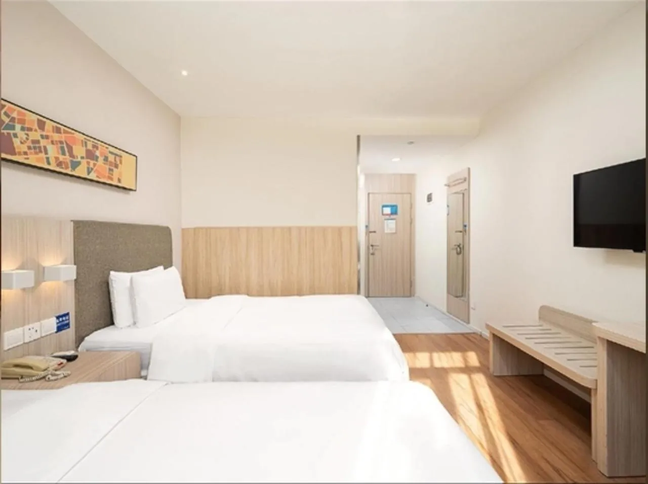 Photo of the whole room in Hanting Shanghai Zhoupu Metro Subway Hotel