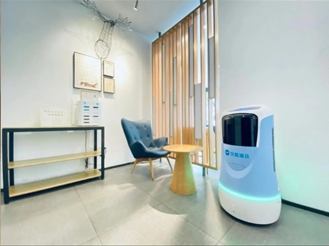 room service in Hanting Shanghai Zhoupu Metro Subway Hotel