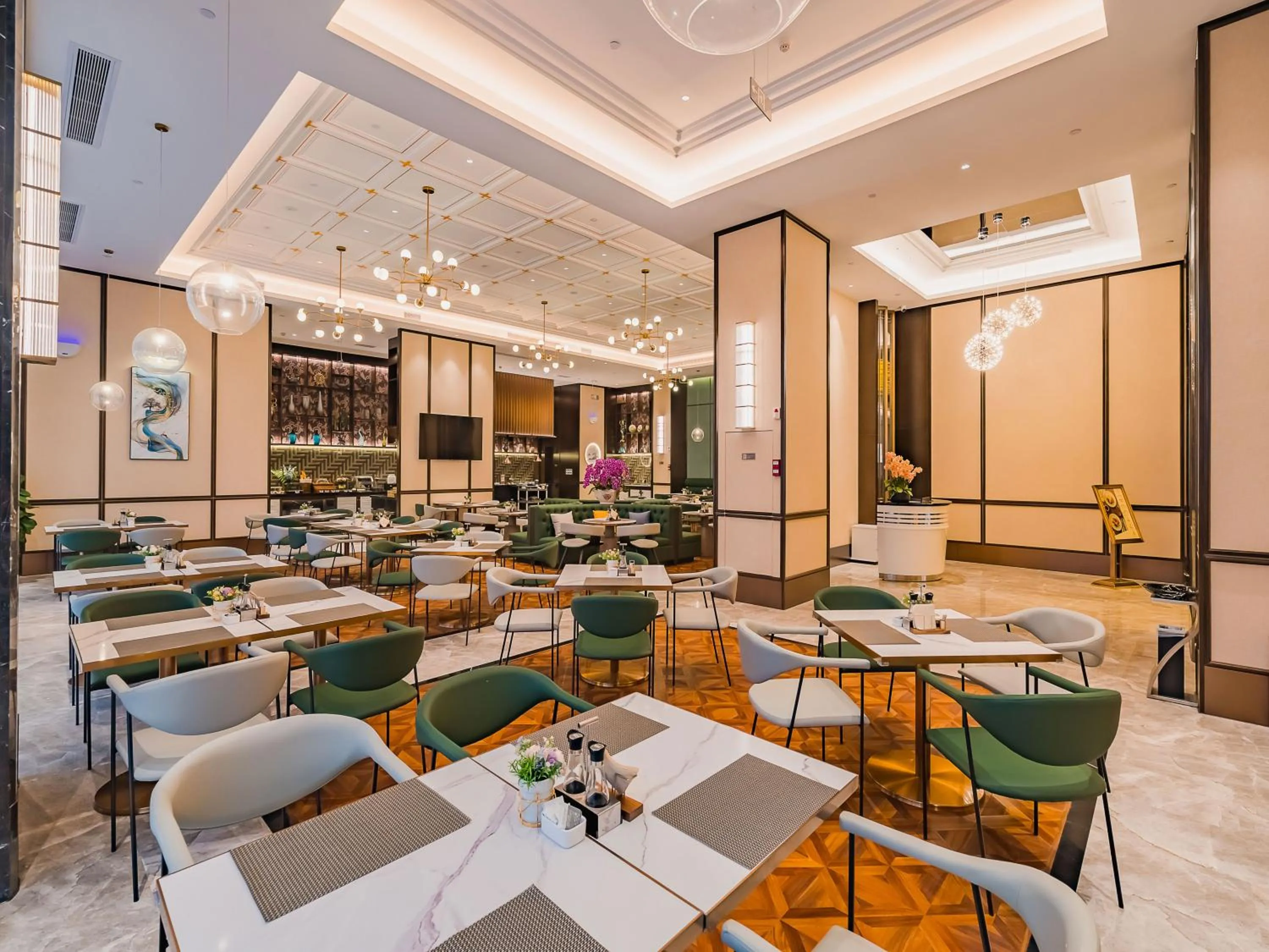 Restaurant/places to eat in Metropolo Hotel Guangzhou Hanxi Chimelong Wanbo Subway Station