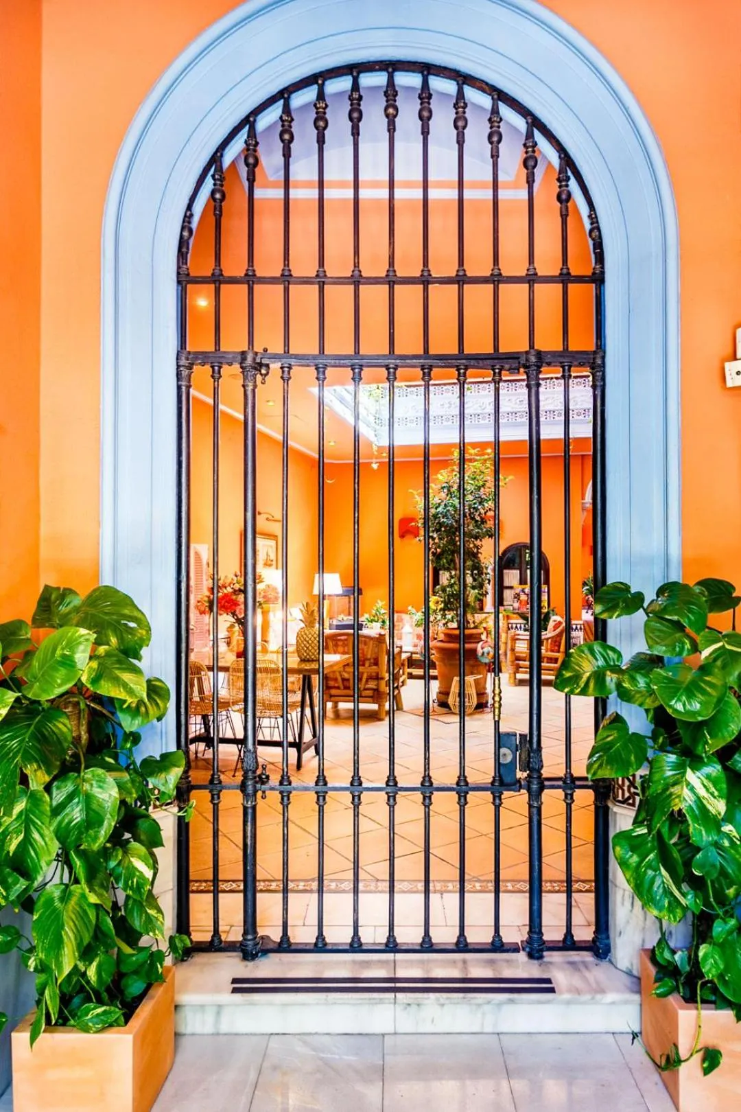 Facade/entrance in Patio de La Alameda