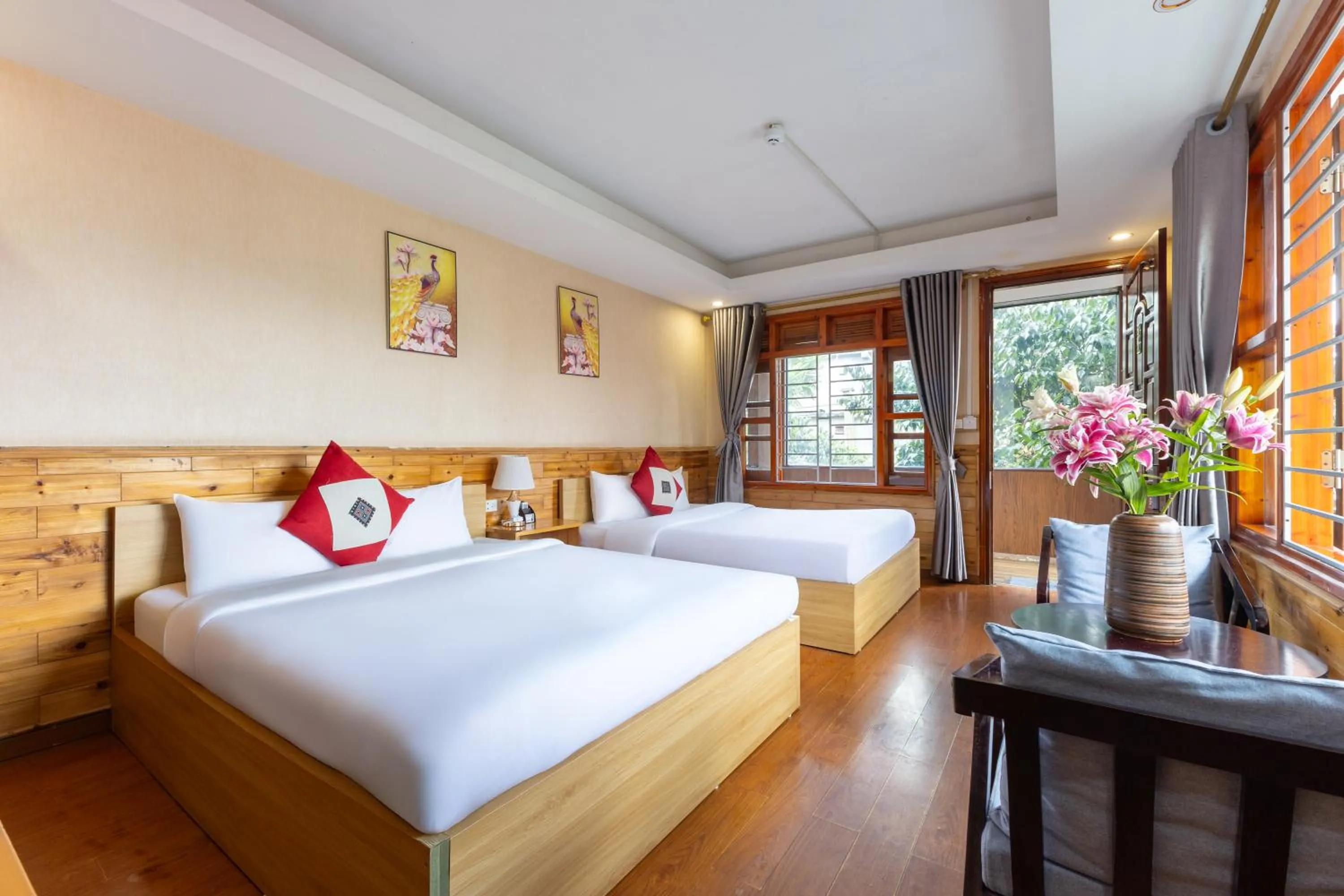 Breakfast, Bed in Sapa Florence Hotel