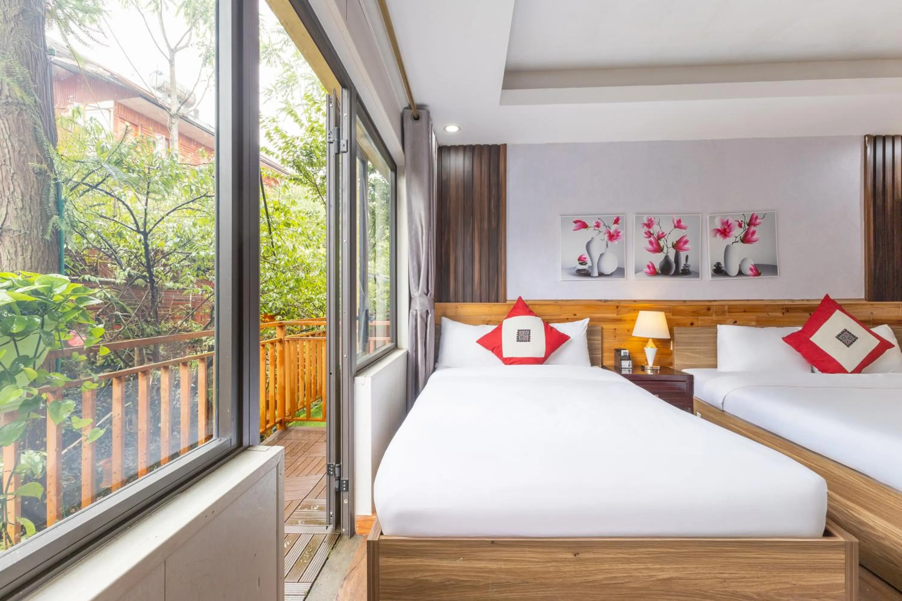 Breakfast, Bed in Sapa Florence Hotel