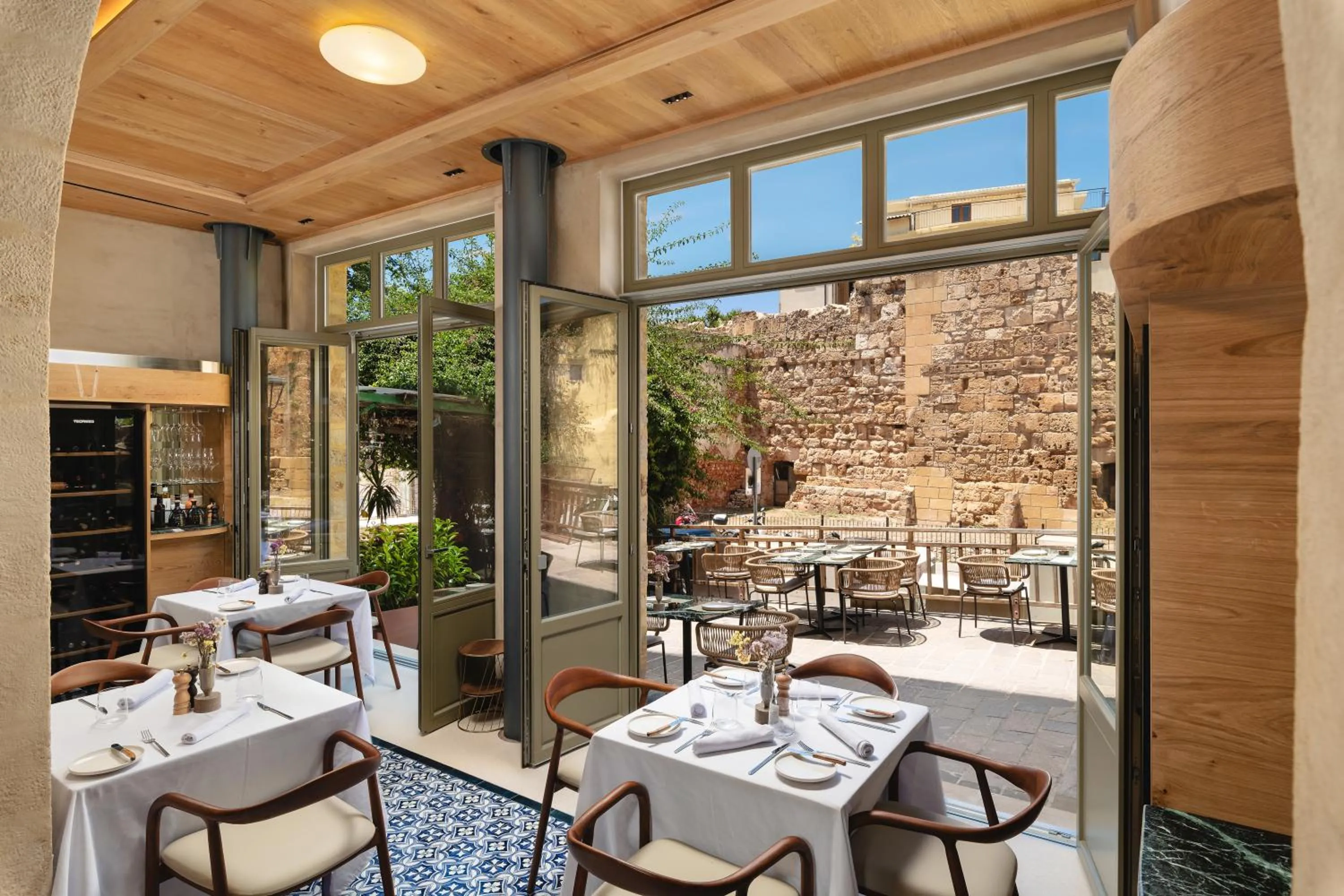 Restaurant/places to eat in Elysia Boutique Hotel