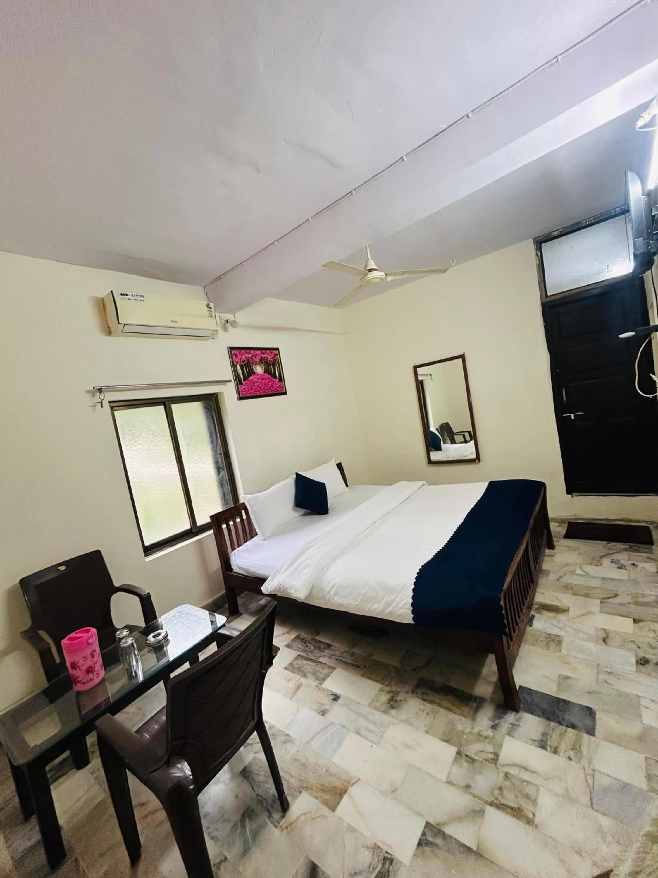 Bed in Hotel Data Inn