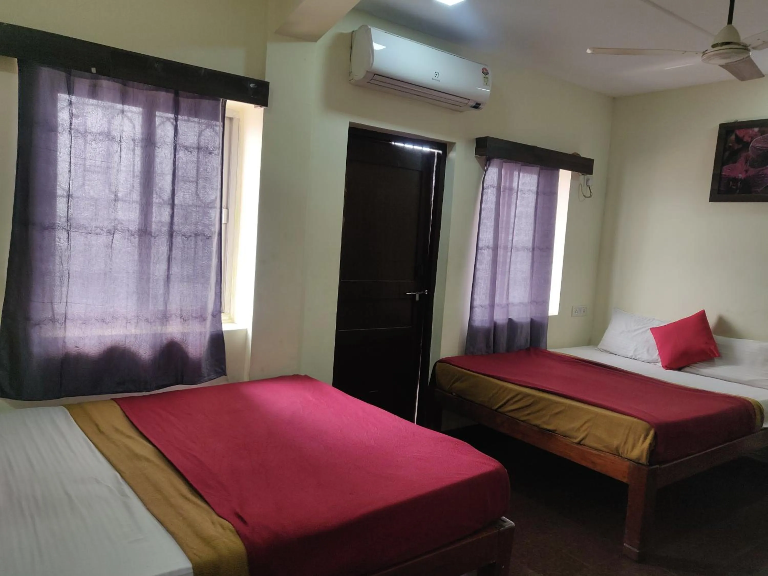 Bed in Hotel City Comfort