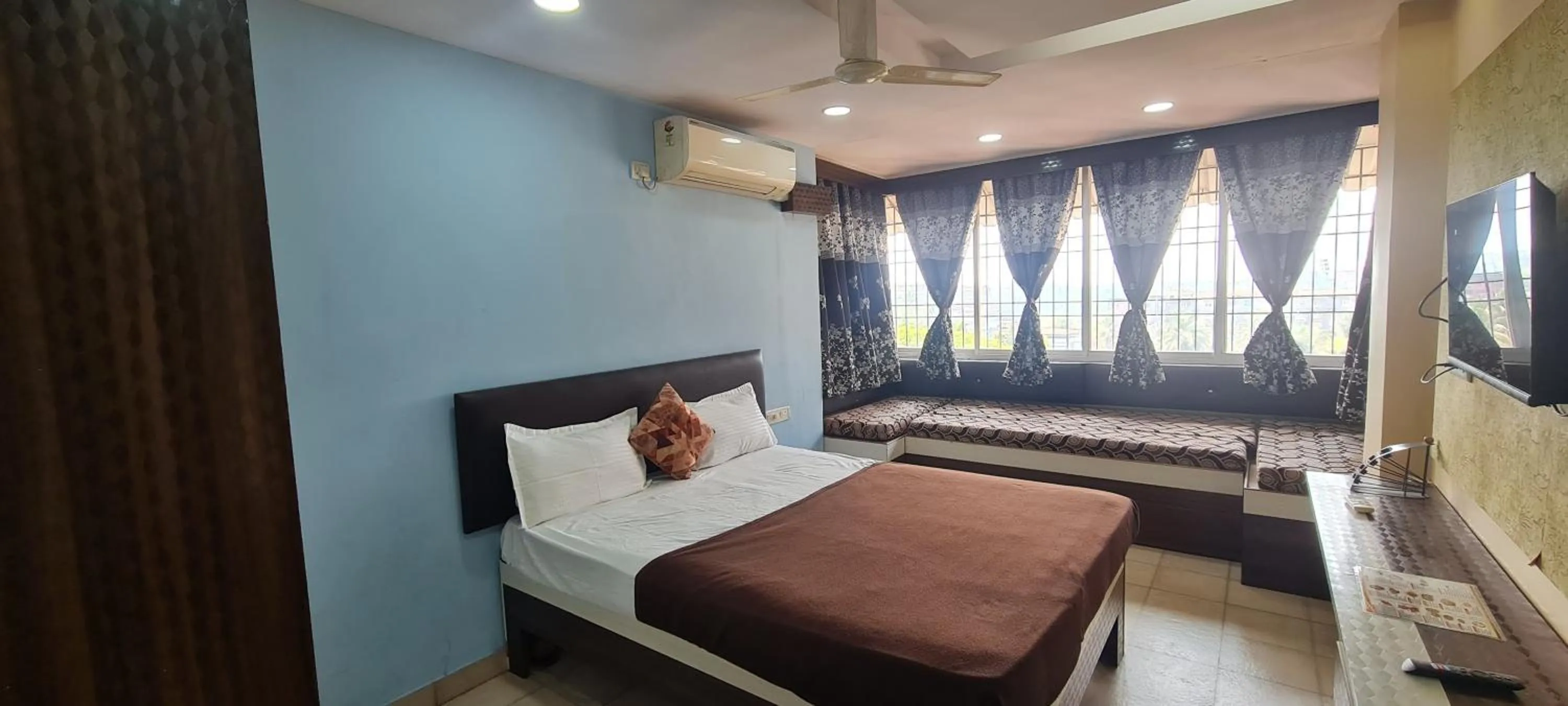 Bed in Hotel City Comfort