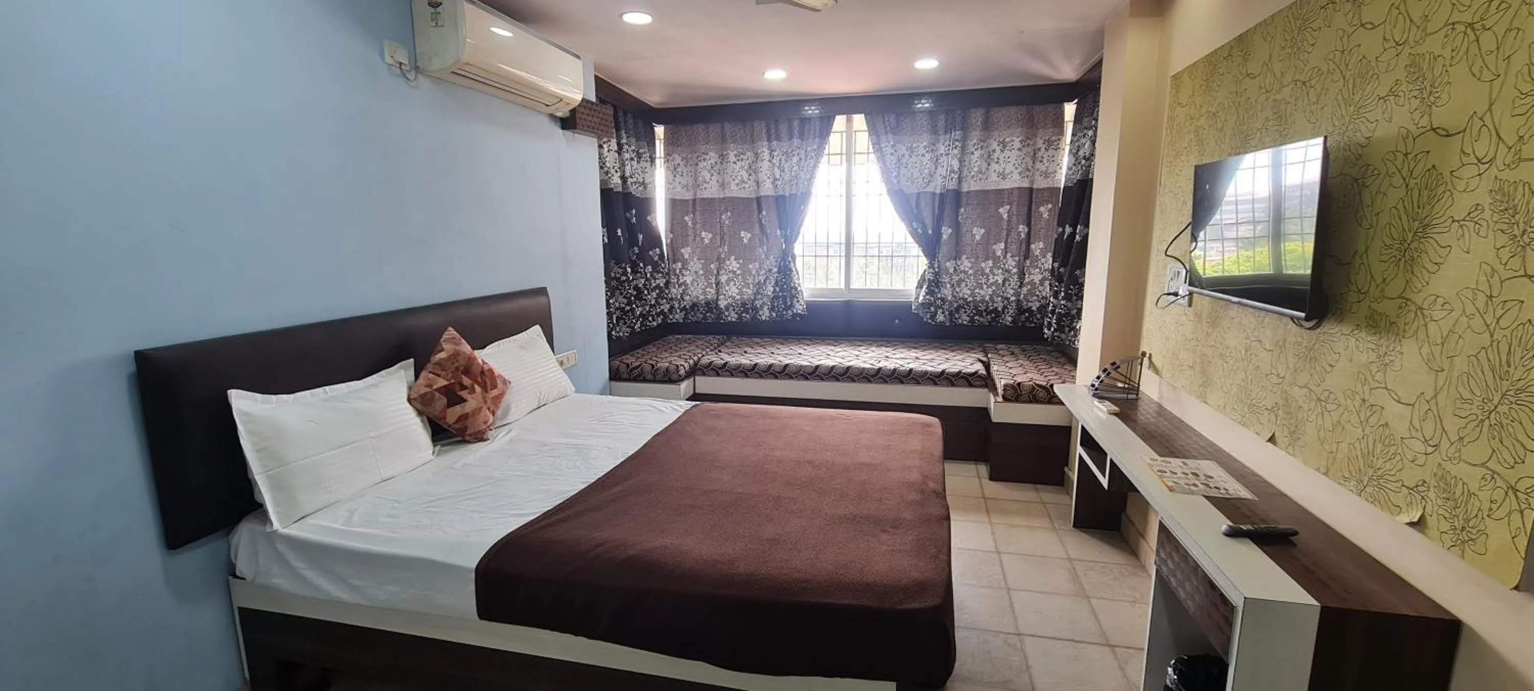 Bed in Hotel City Comfort