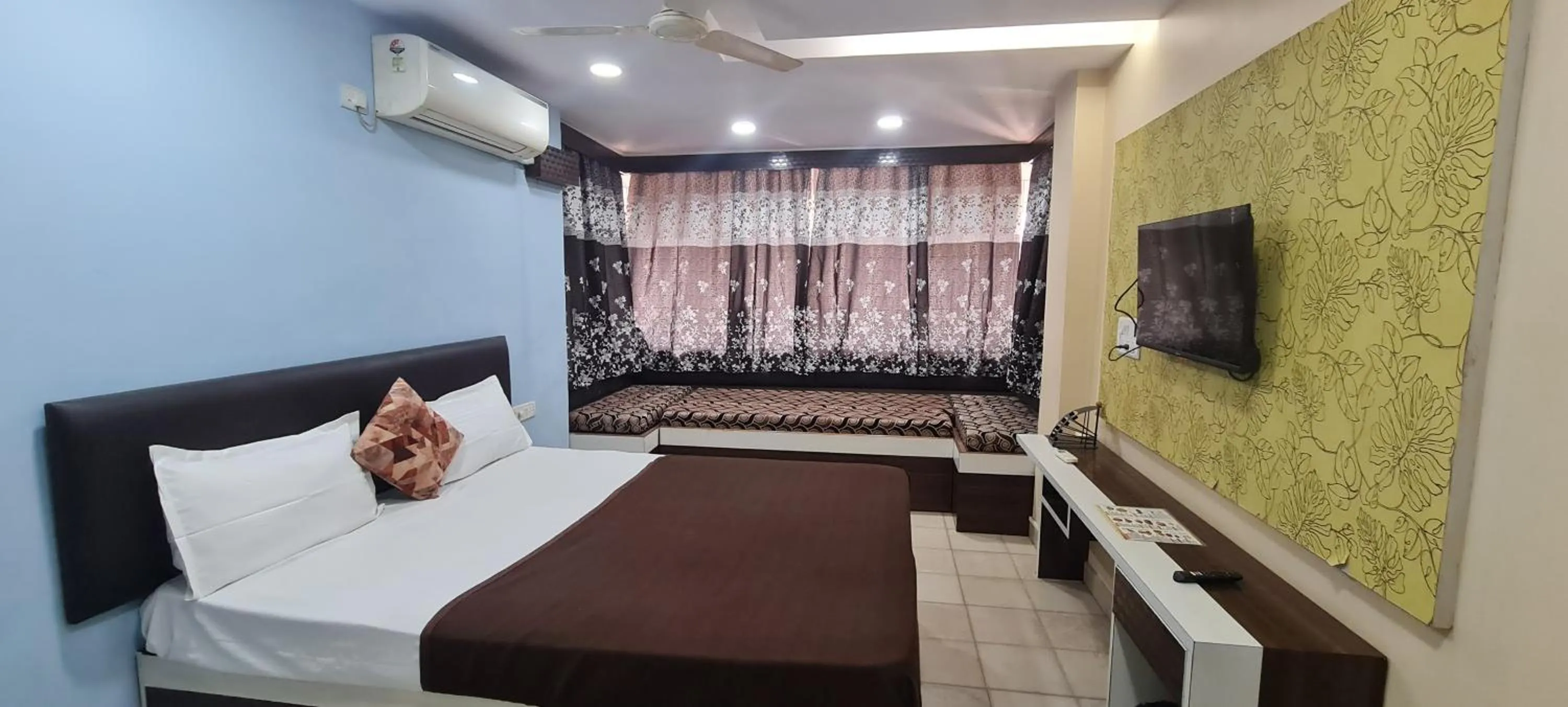 Bed in Hotel City Comfort