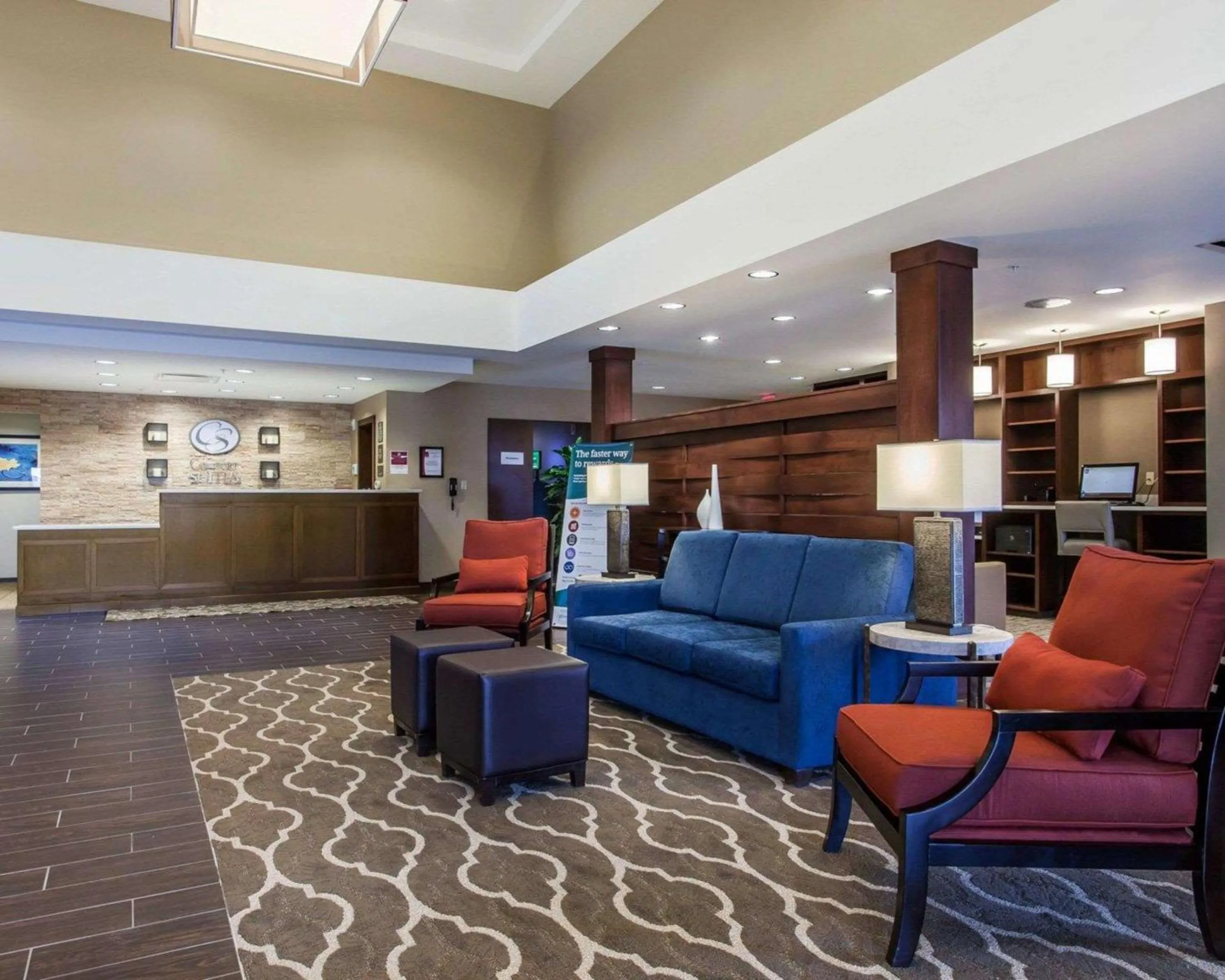 Lobby or reception in Comfort Suites-Youngstown North