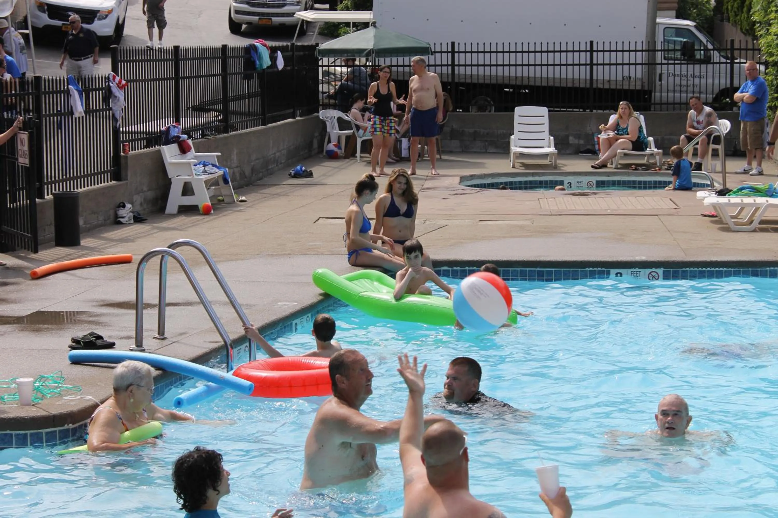 Swimming pool in The Sundowner on Lake George