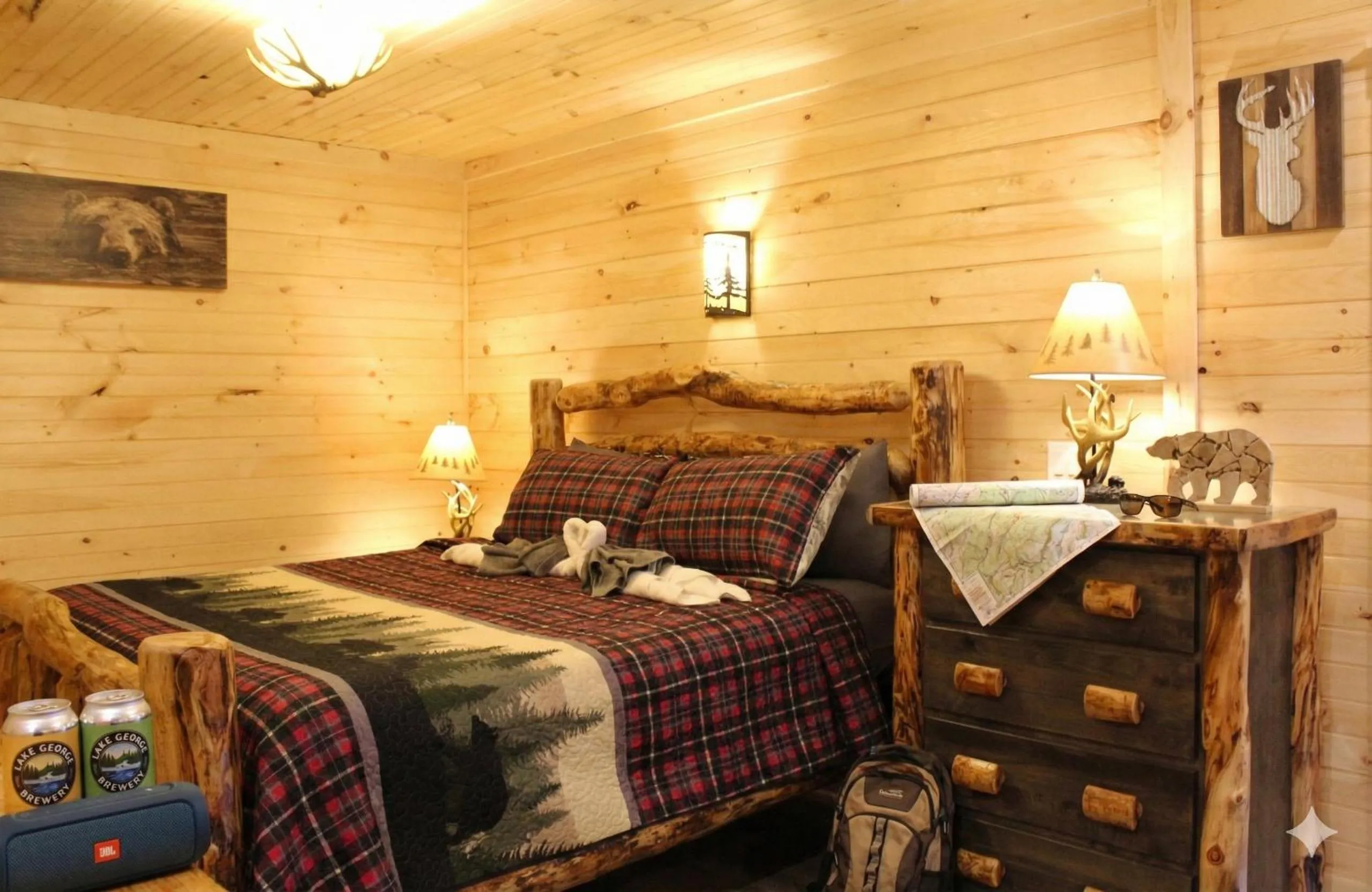 Bed in The Sundowner on Lake George