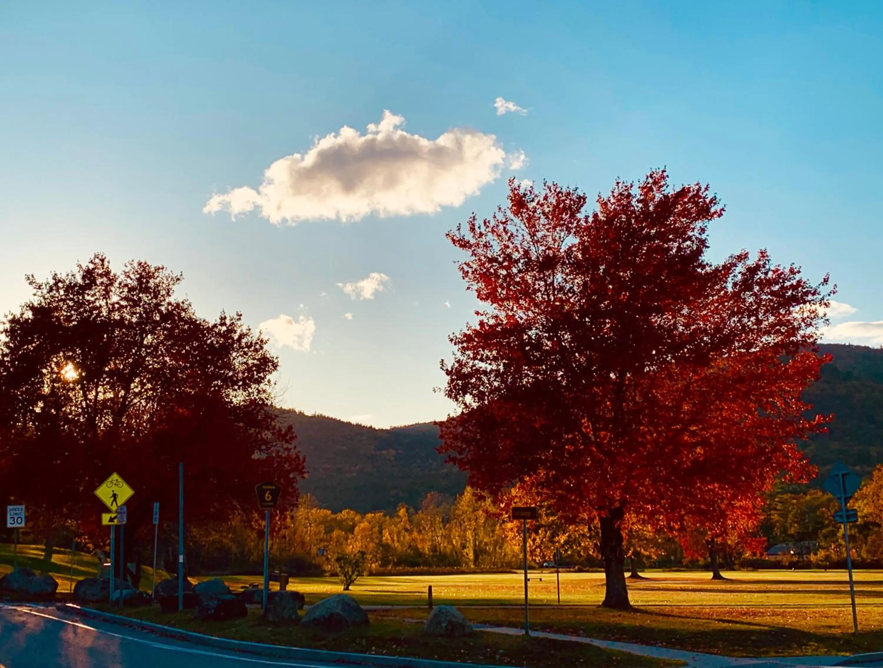 Mountain view in The Sundowner on Lake George