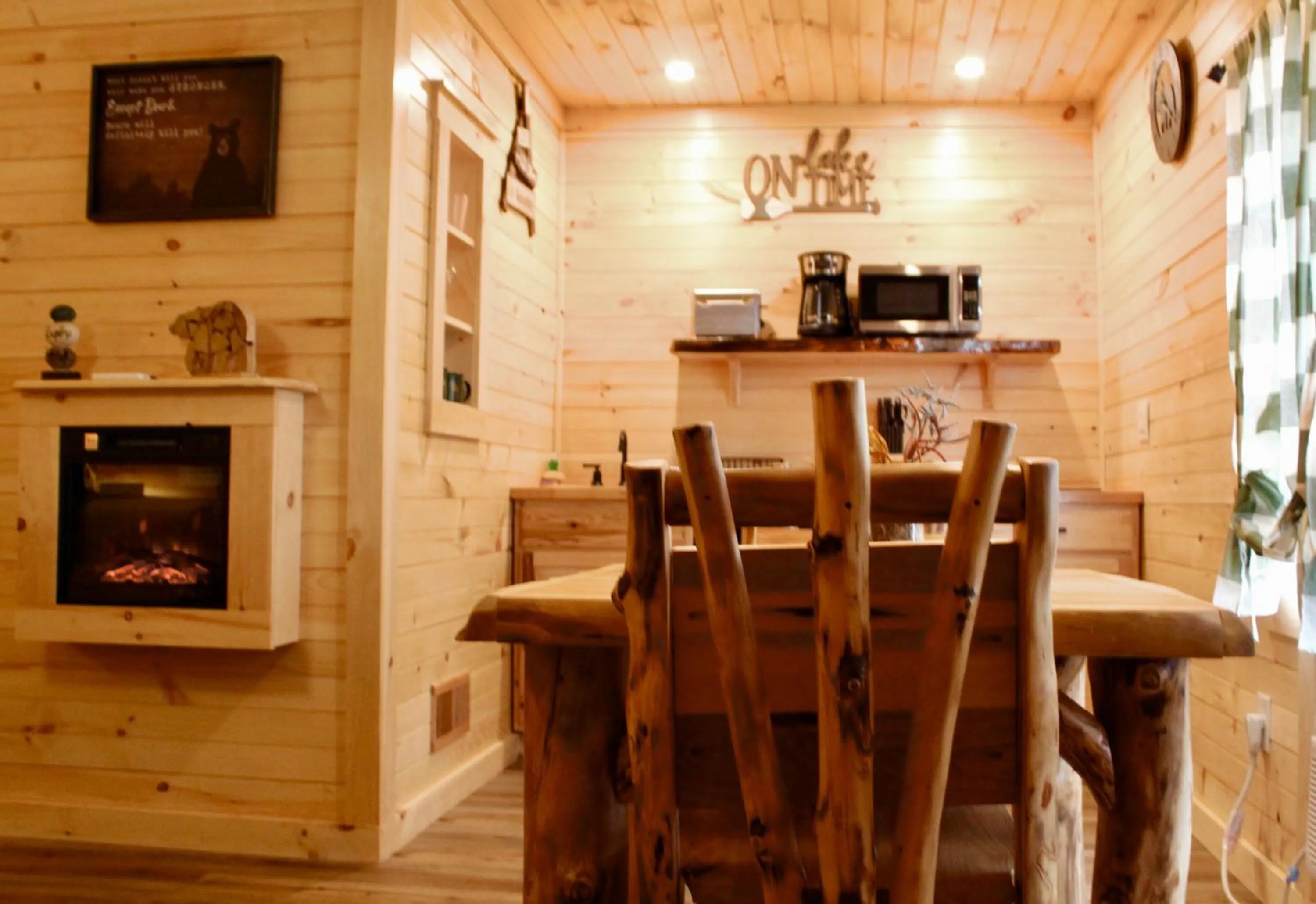 The Sundowner on Lake George