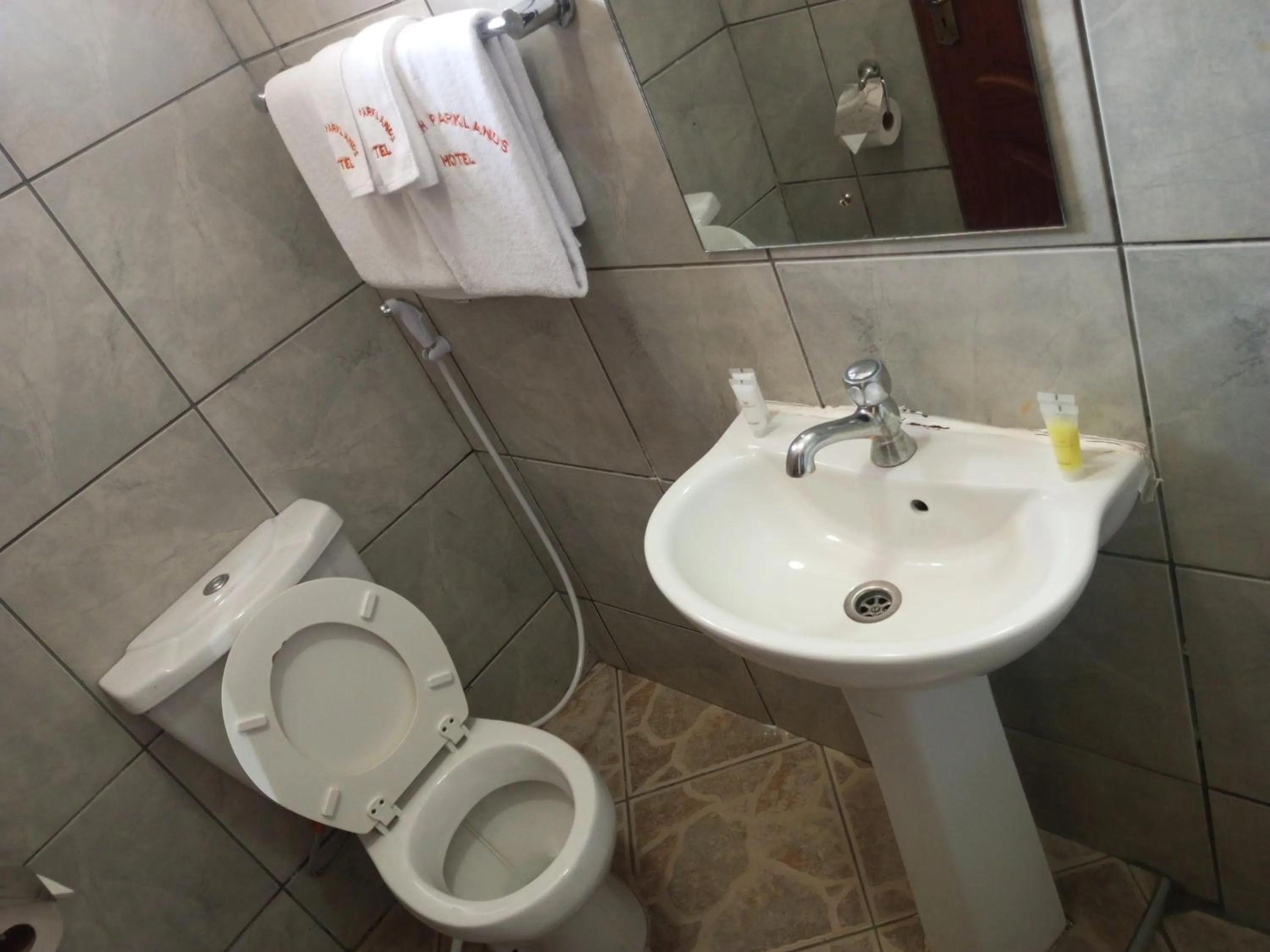 Shower in Fourth Parklands Hotel