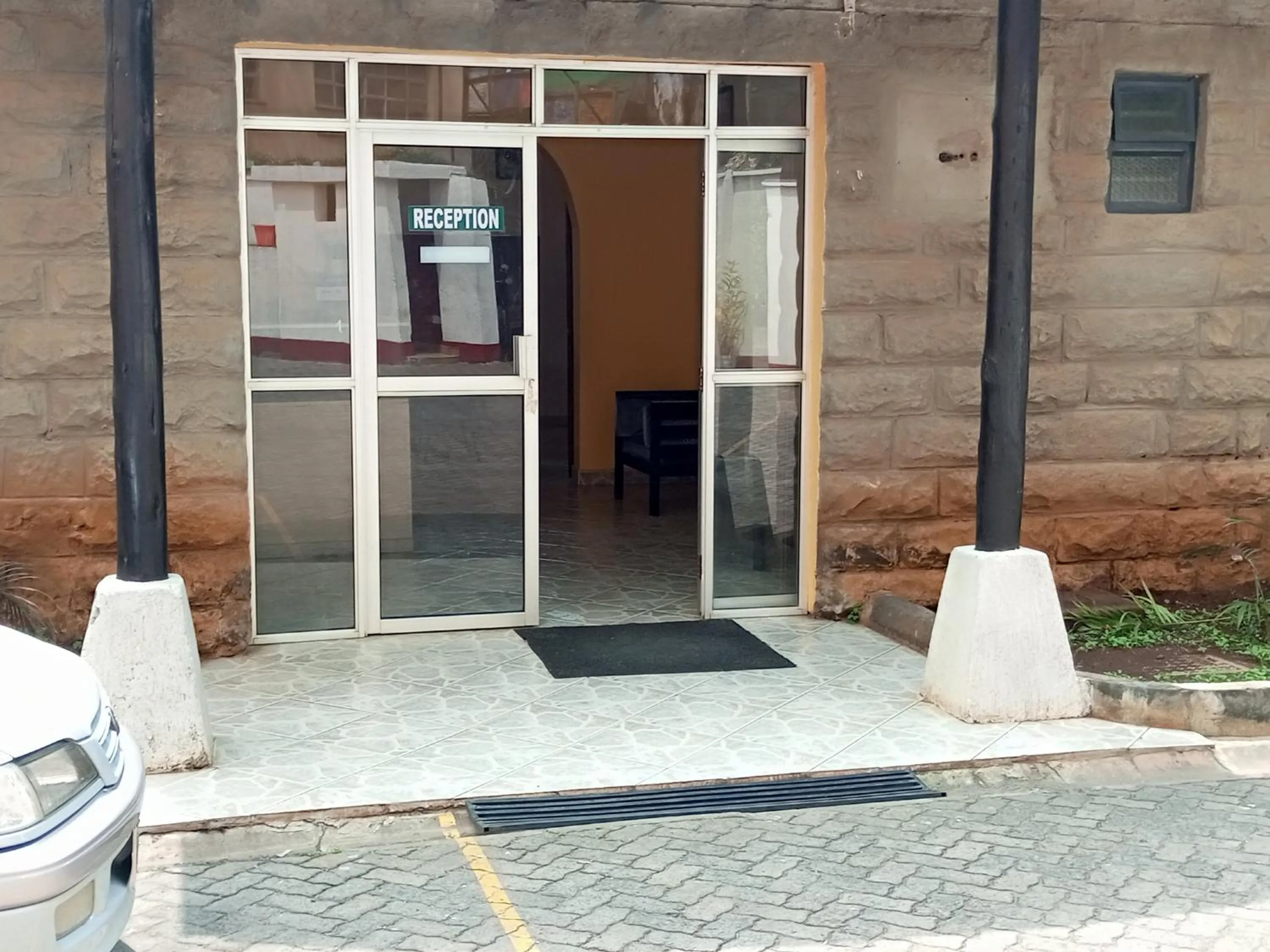 Facade/entrance in Fourth Parklands Hotel