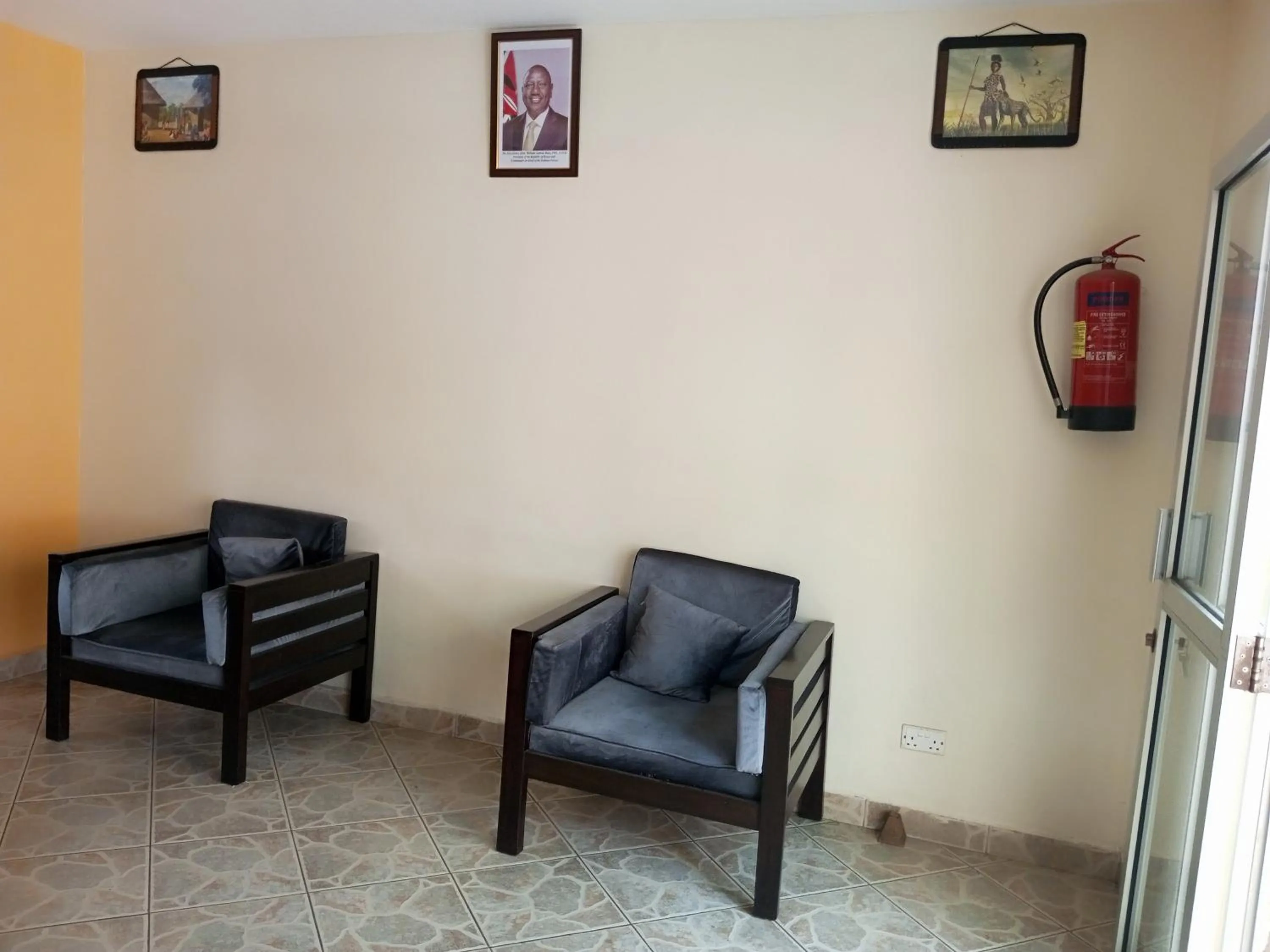 Communal lounge/ TV room in Fourth Parklands Hotel