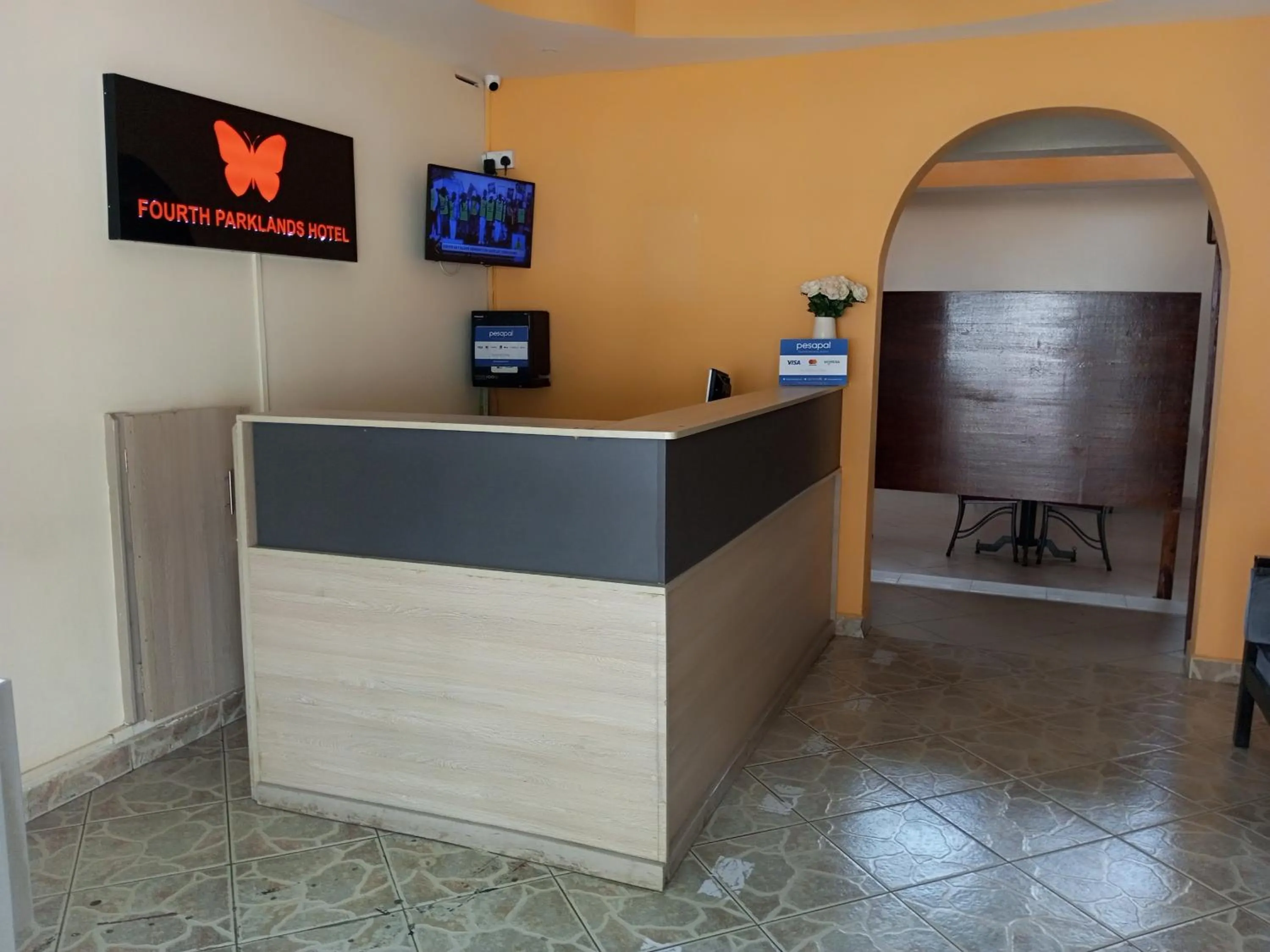 TV and multimedia in Fourth Parklands Hotel