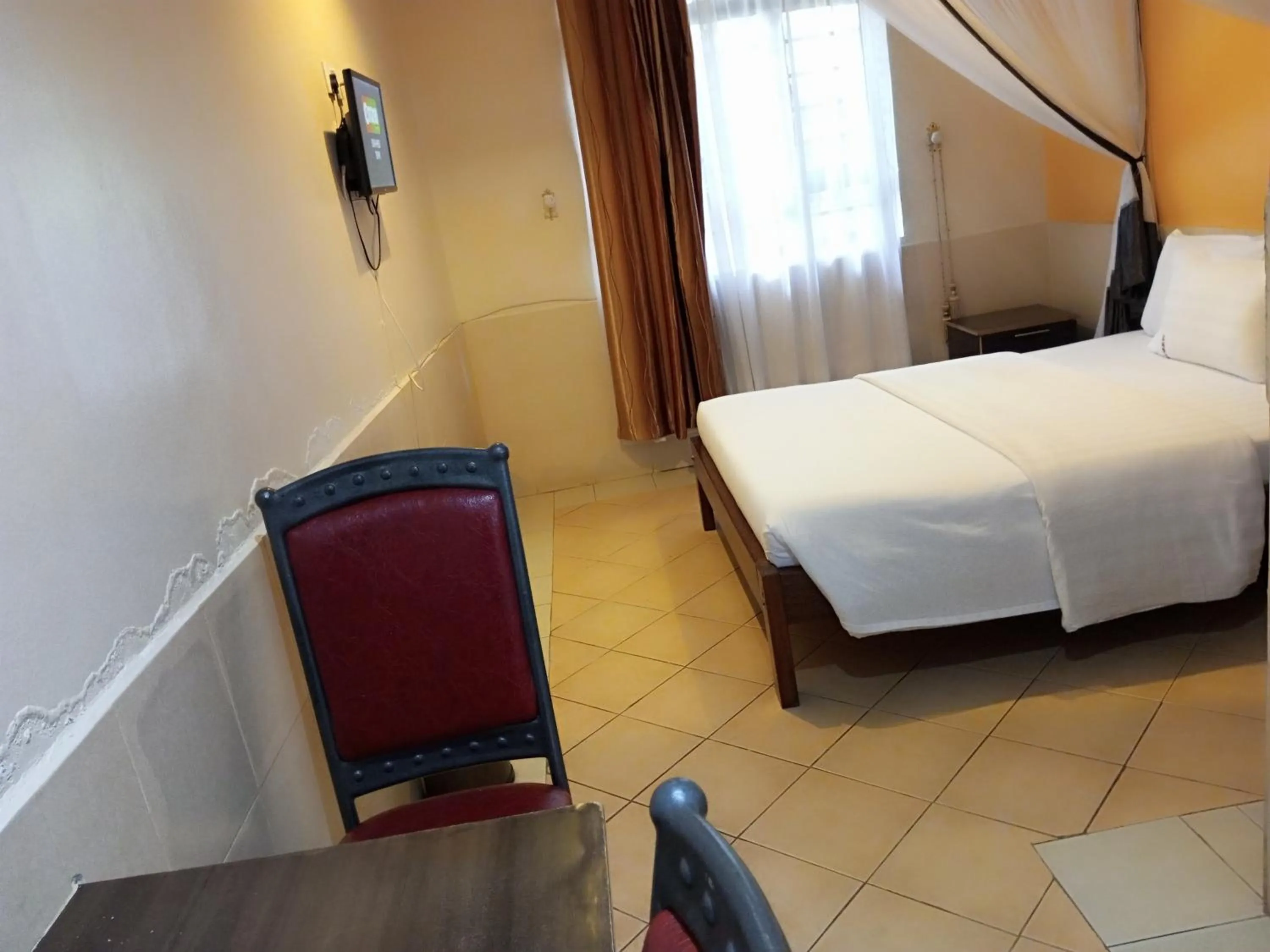 Bed in Fourth Parklands Hotel